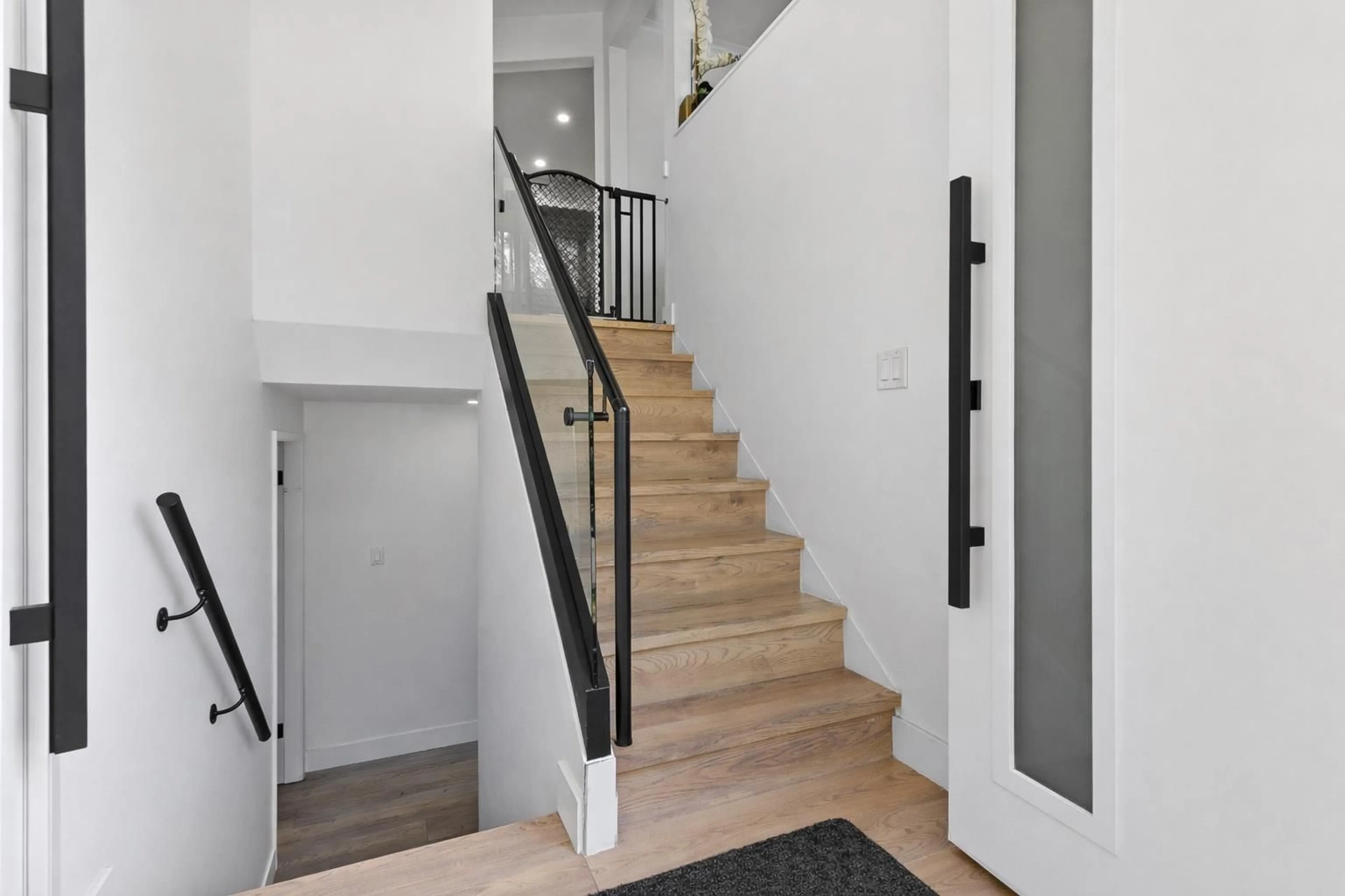 Stairs for 7334 111A STREET, Delta British Columbia V4C4S1