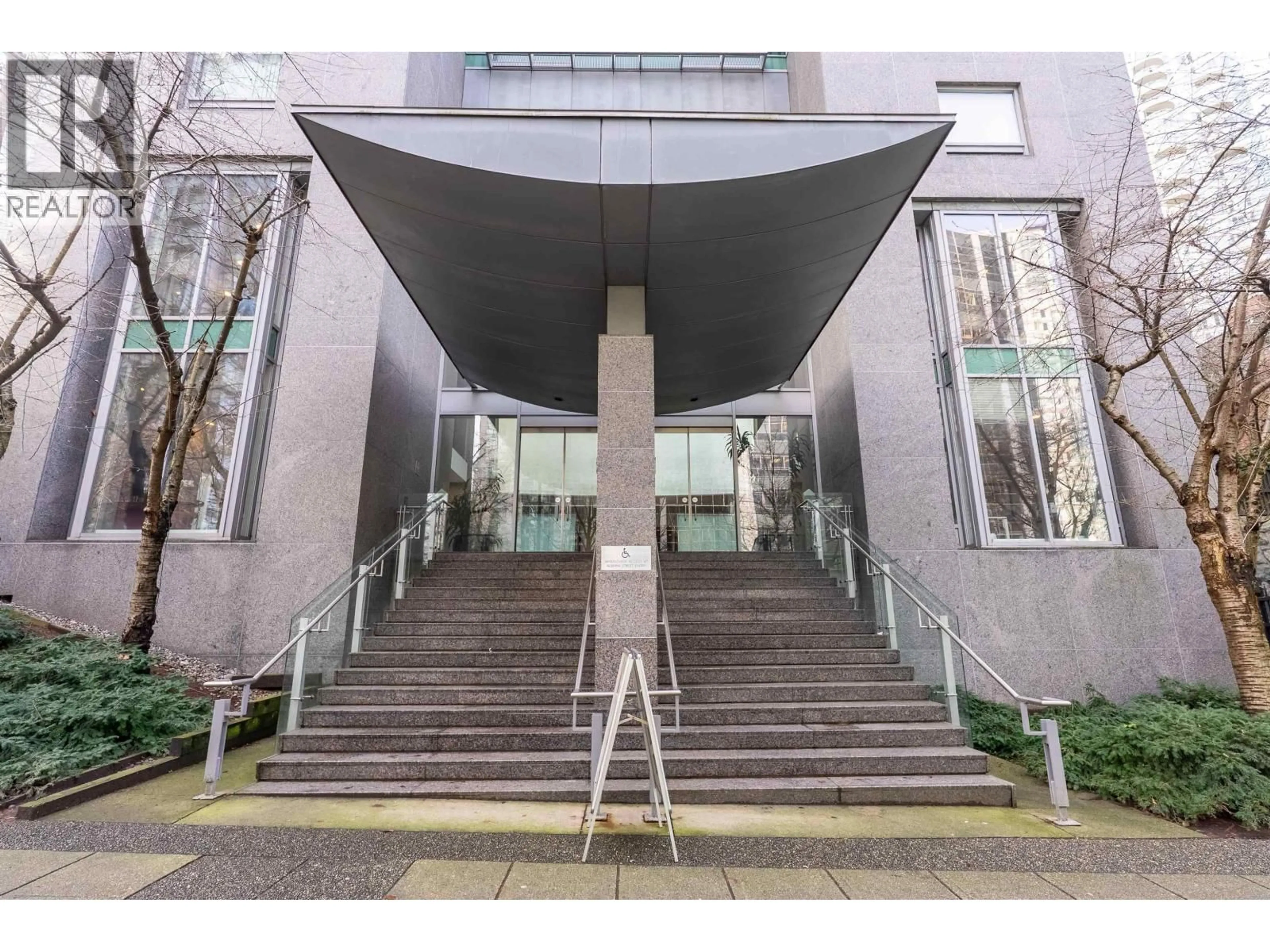 Indoor foyer for 2106 - 1288 GEORGIA STREET, Vancouver British Columbia V6E4R3