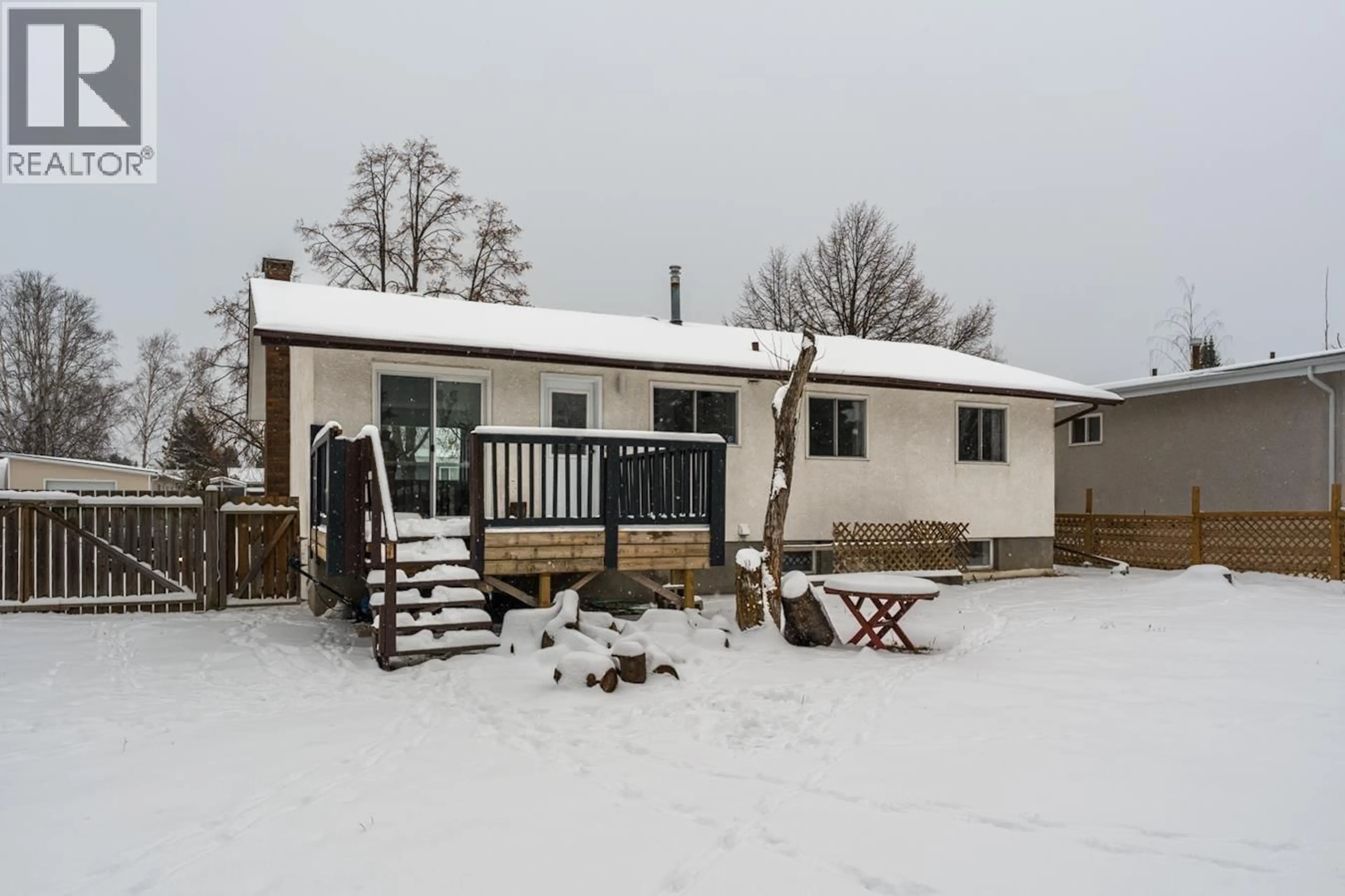 Patio, building for 1107 BEDNESTI CRESCENT, Prince George British Columbia V2M4G1