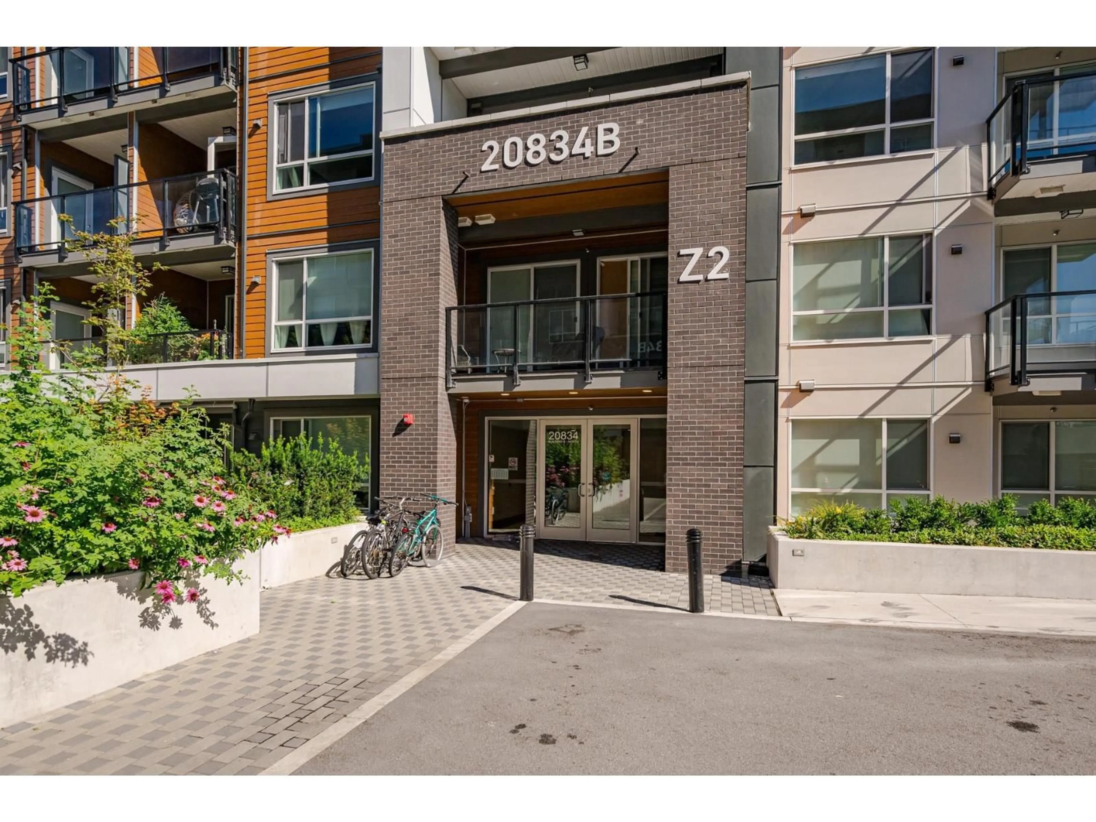 Indoor foyer for B317 - 20834 80 AVENUE, Langley British Columbia V2Y3M6