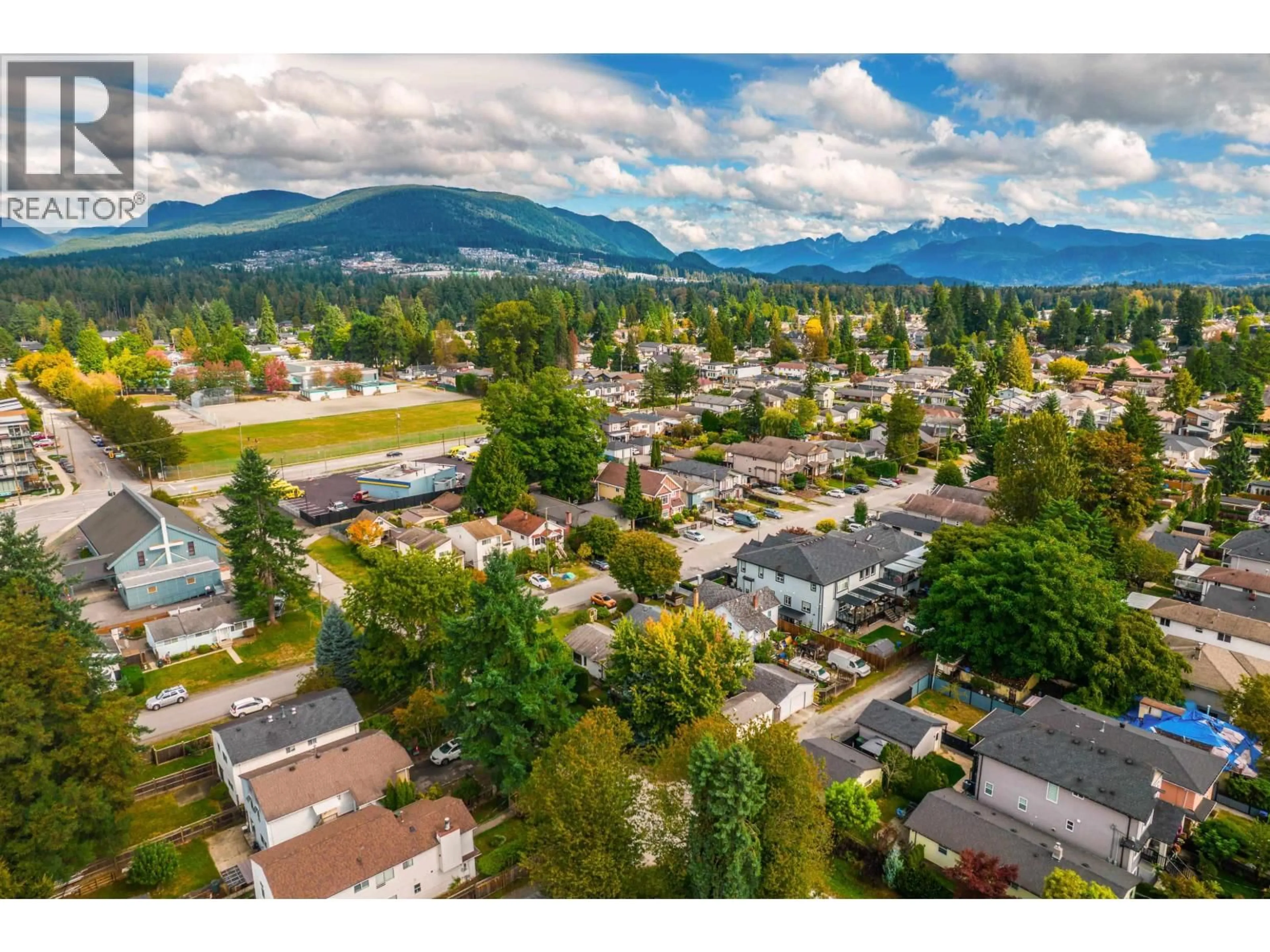 A pic from outside/outdoor area/front of a property/back of a property/a pic from drone, mountain view for 2018 FRASER AVENUE, Port Coquitlam British Columbia V3B1N6