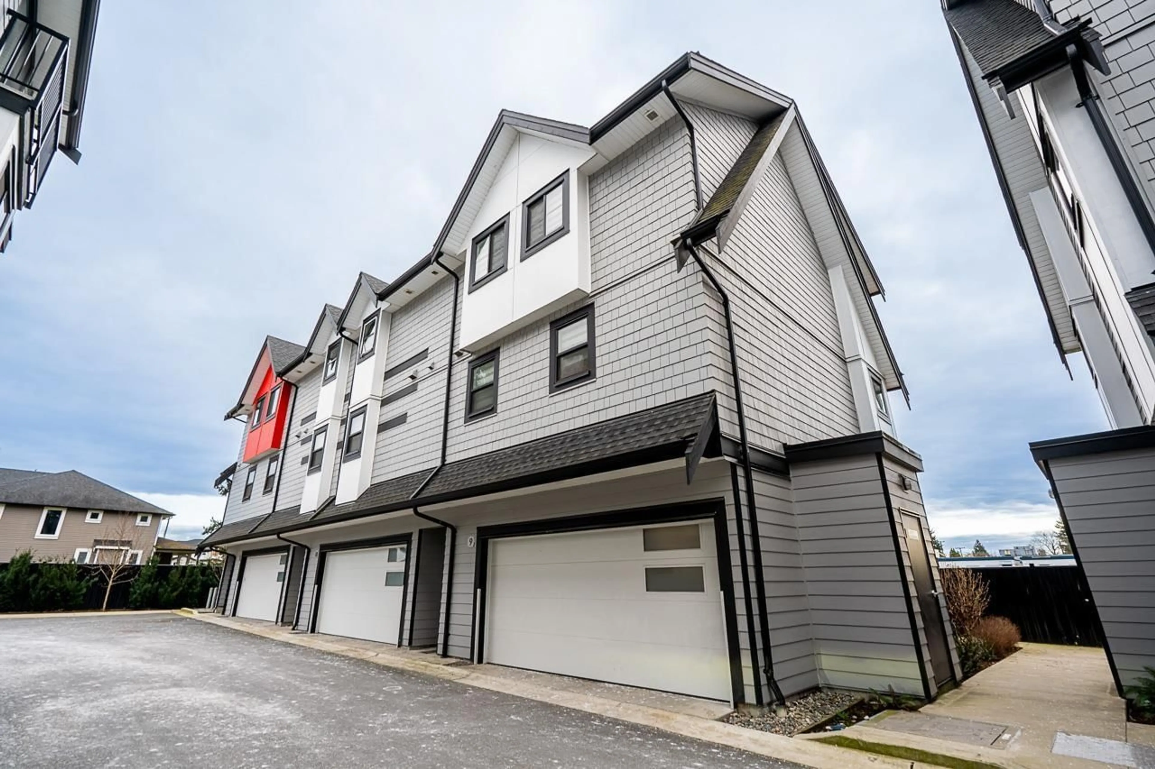 Home with vinyl exterior material, street for 9 - 32160 PEARDONVILLE ROAD, Abbotsford British Columbia V2T0K4