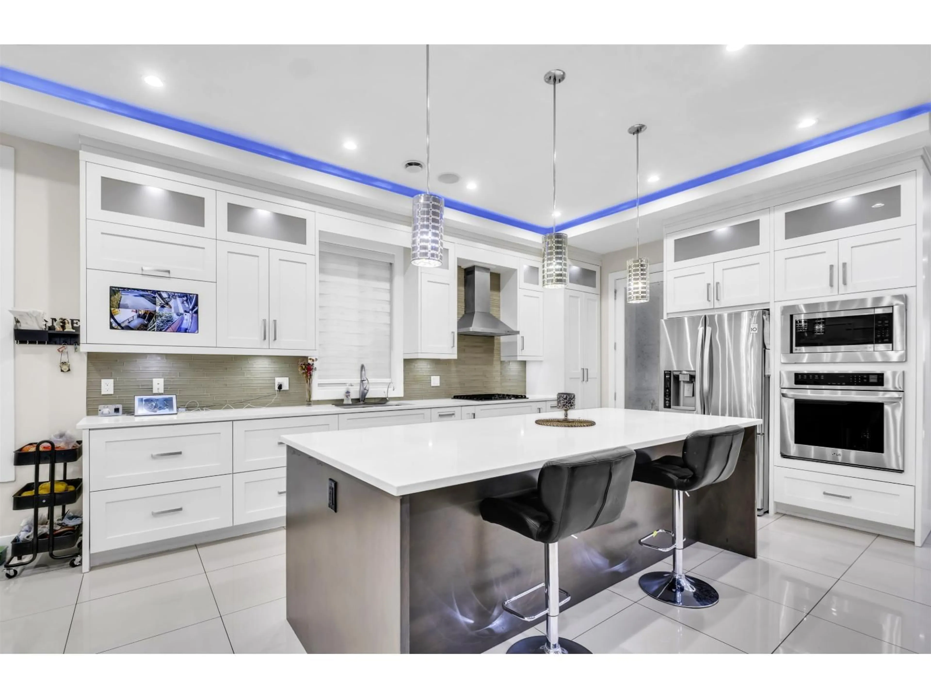 Contemporary kitchen, ceramic/tile floor for 11899 74B AVENUE, Delta British Columbia V4C1H2