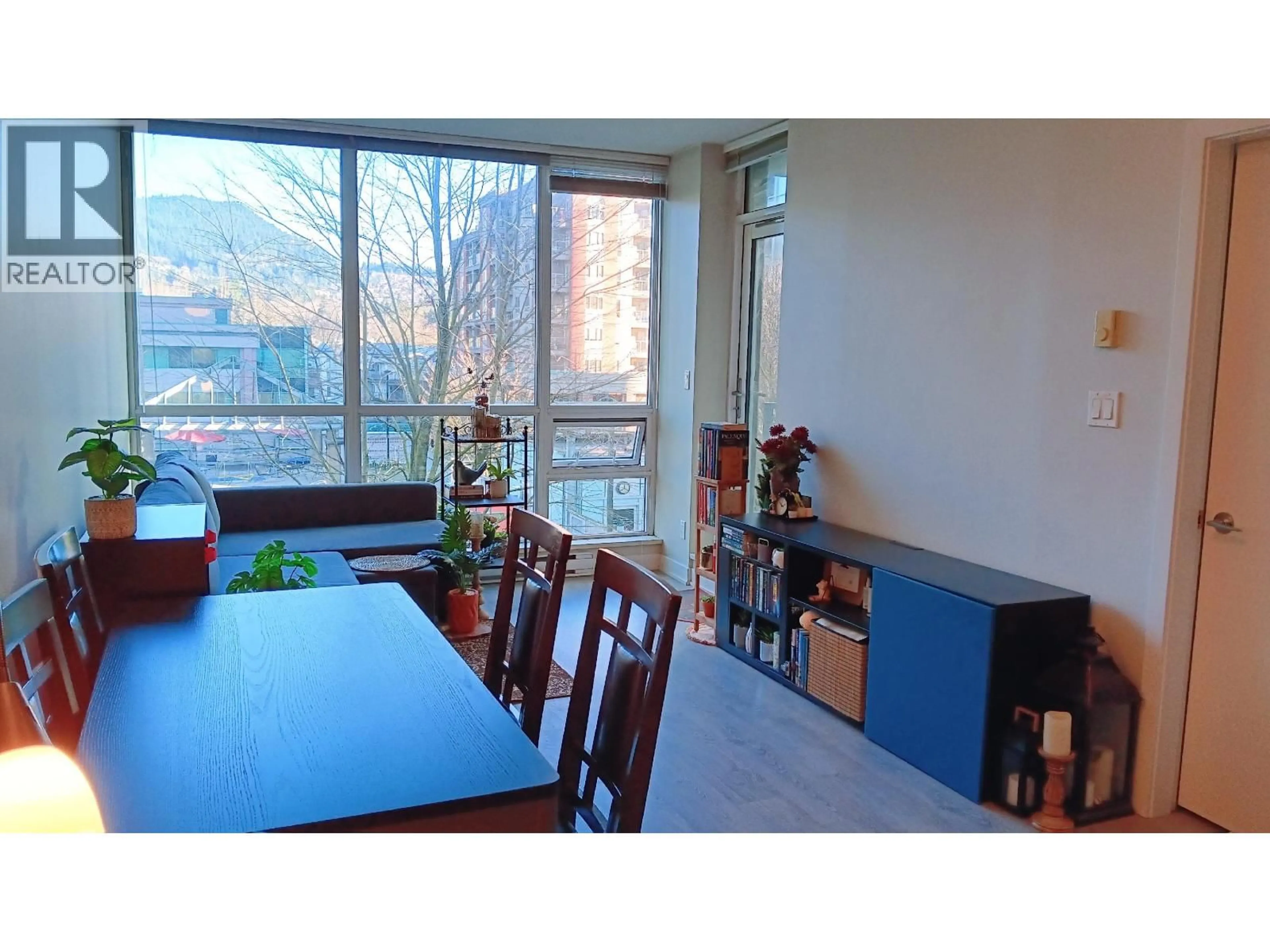 Dining room, wood/laminate floor for 701 - 2975 ATLANTIC AVENUE, Coquitlam British Columbia V3B0C5