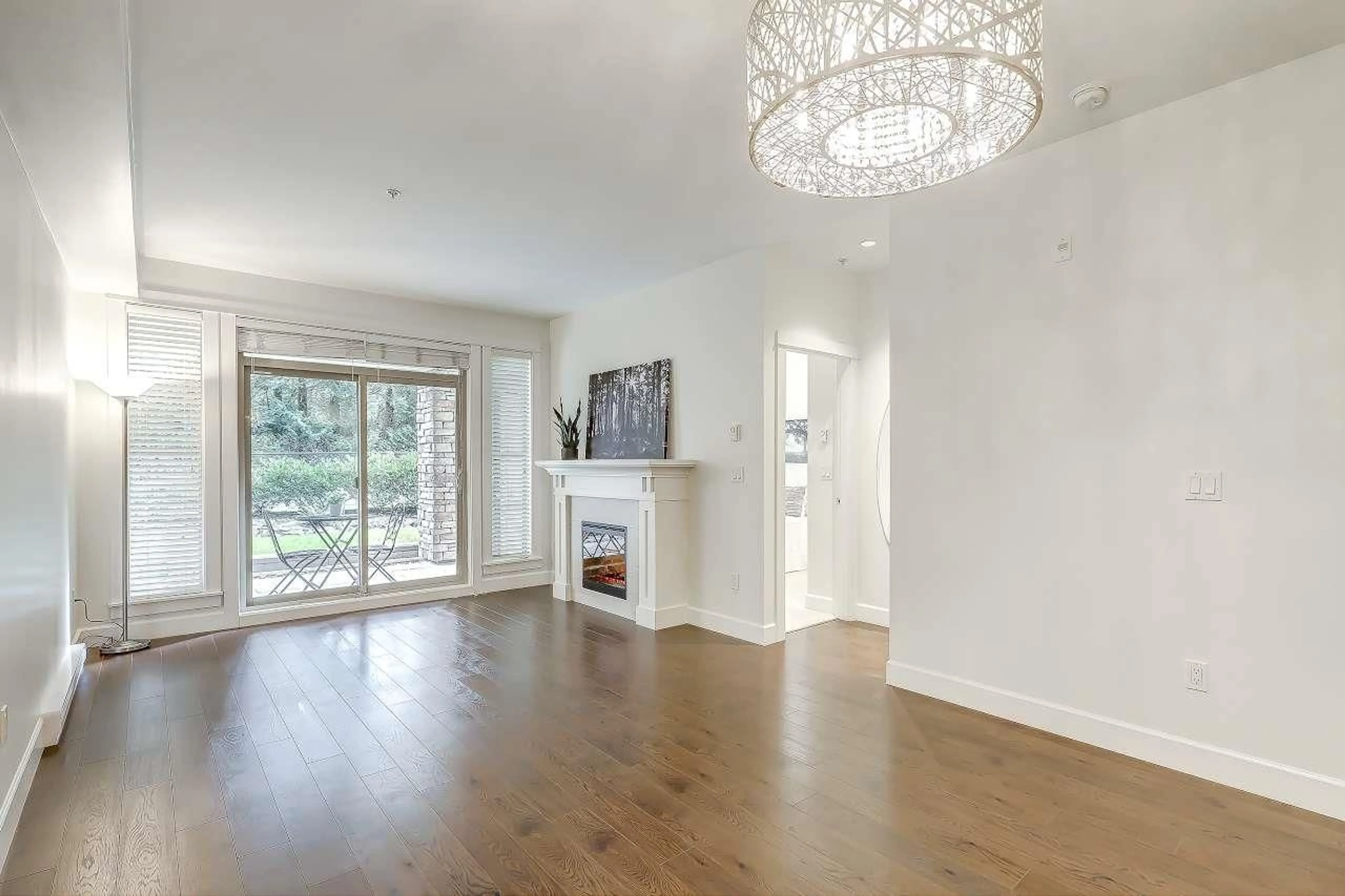 Unknown for 111 - 15185 36 AVENUE, Surrey British Columbia V3Z4R3