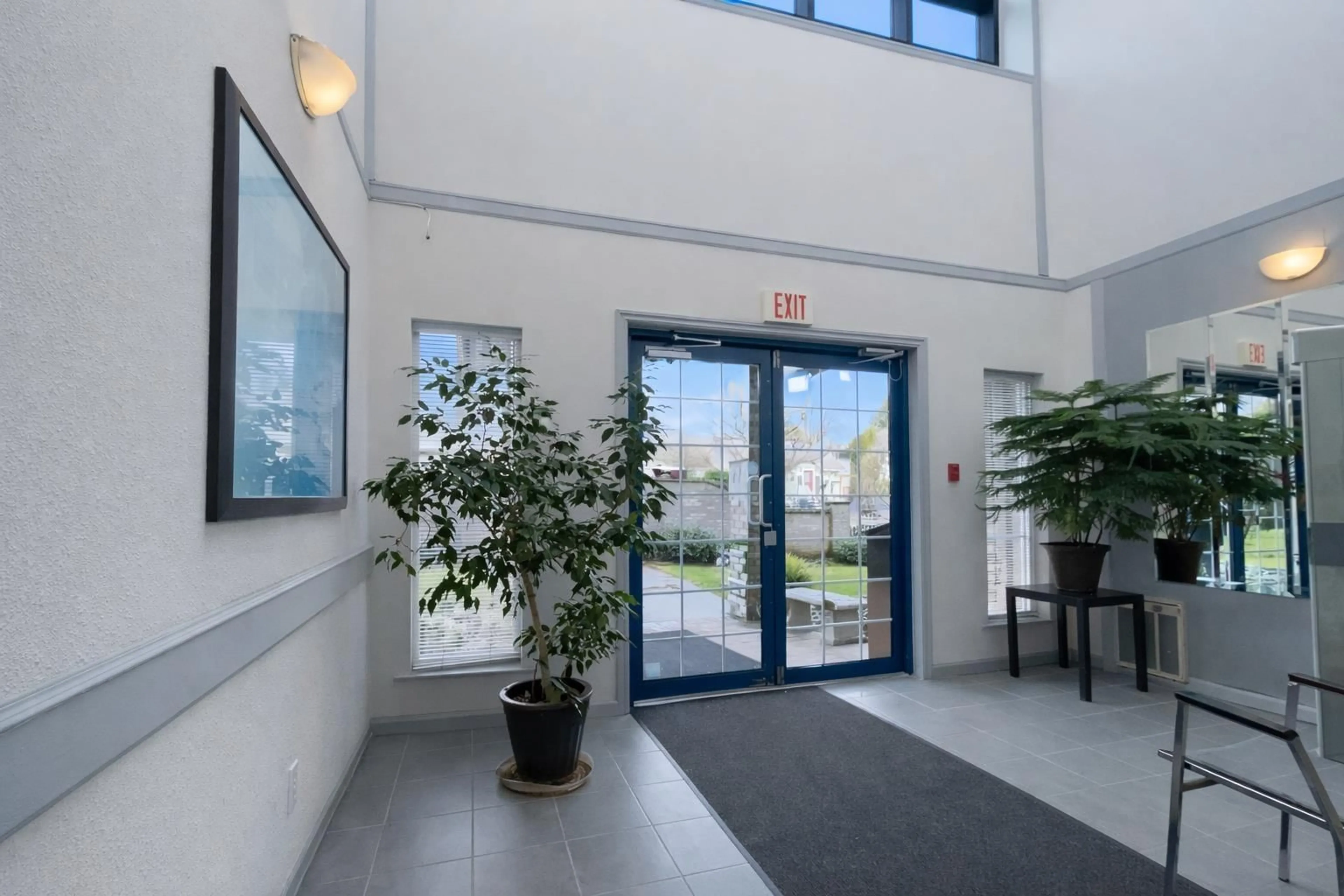 Indoor foyer for 314 - 33150 4TH AVENUE, Mission British Columbia V2V7A3