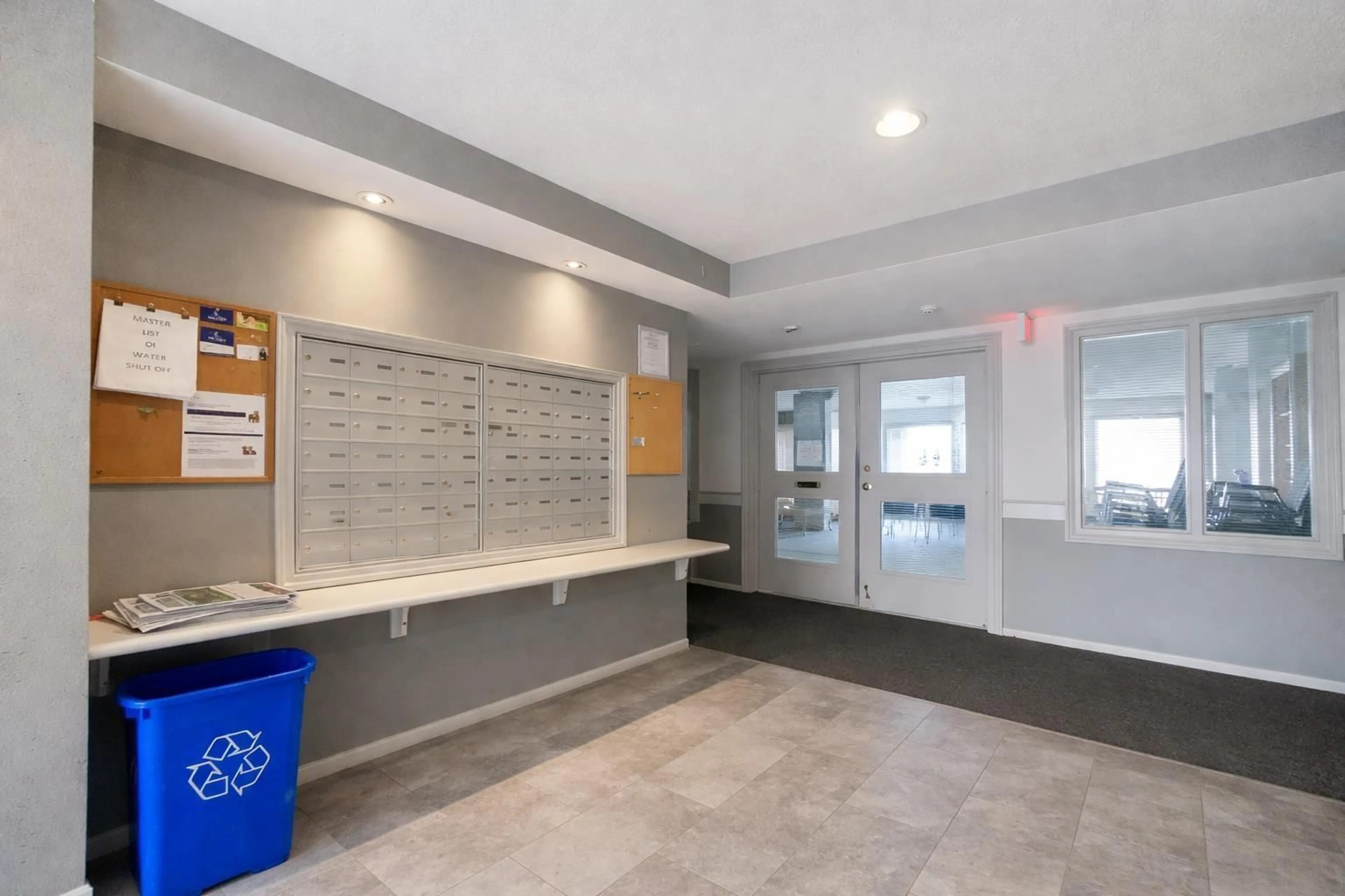 Indoor foyer for 314 - 33150 4TH AVENUE, Mission British Columbia V2V7A3