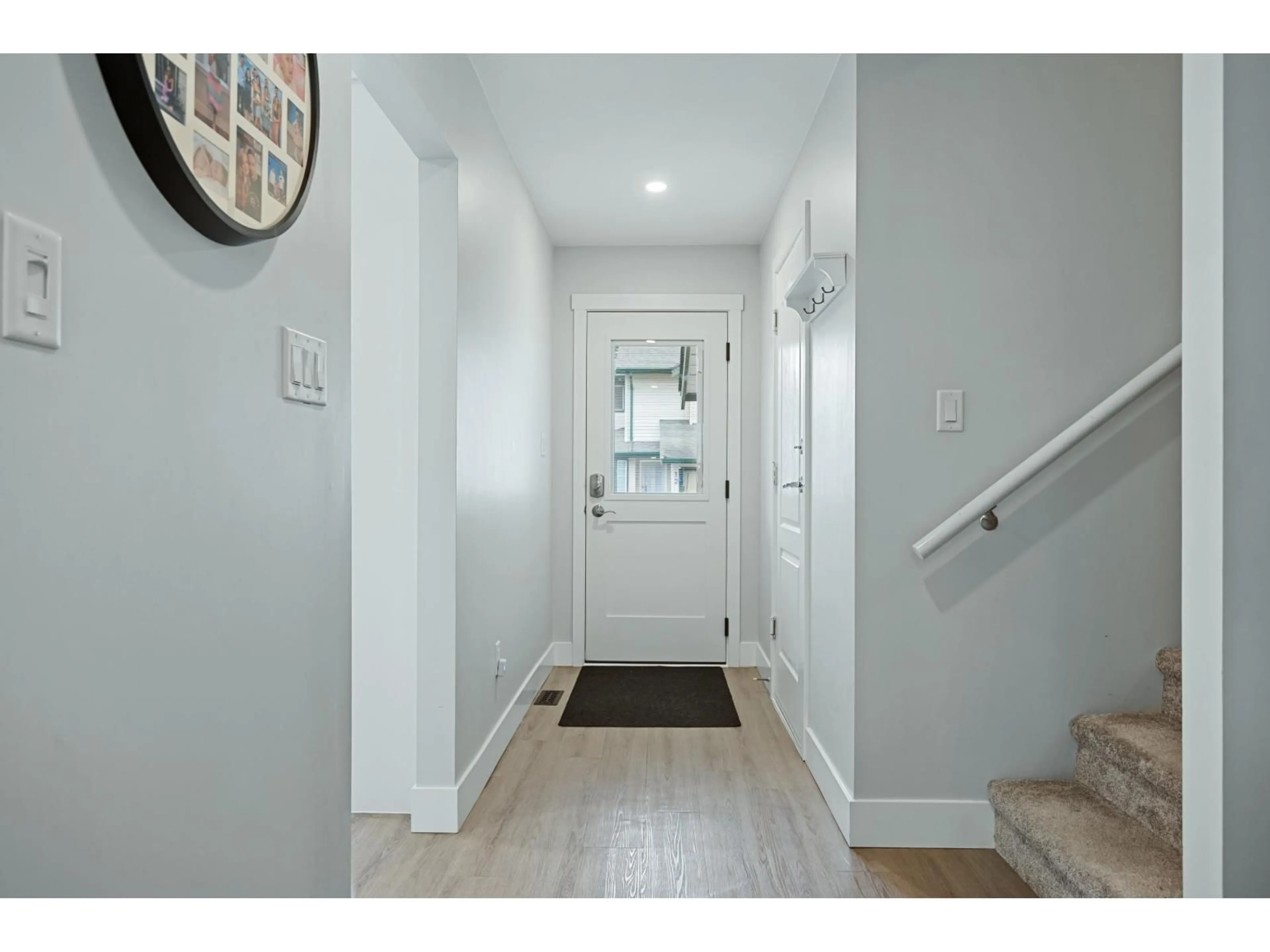 Indoor entryway for 11 - 8863 216 STREET, Langley British Columbia V1M2G9