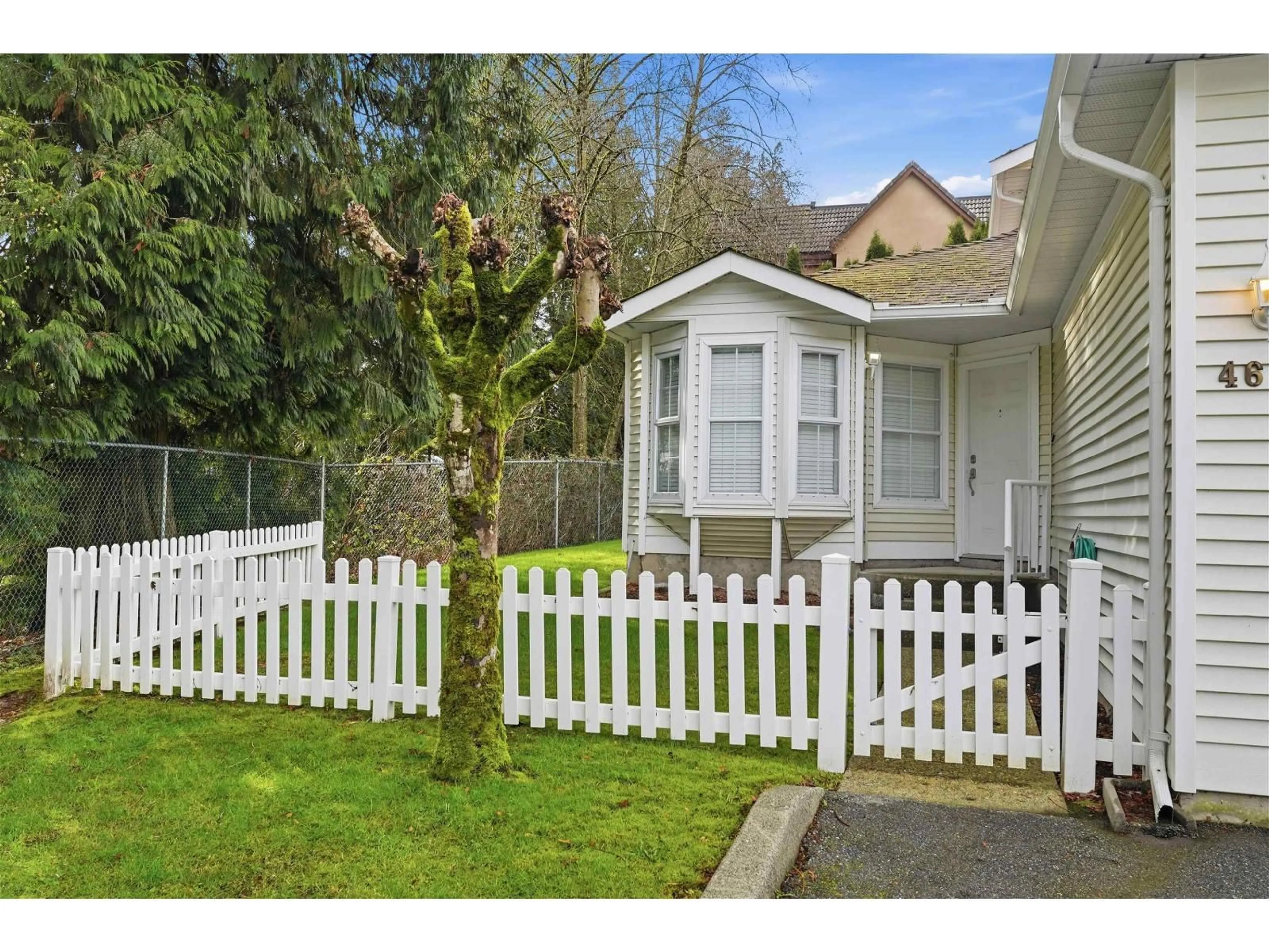 Home with vinyl exterior material, street for 46 - 6537 138 STREET, Surrey British Columbia V3W0C5