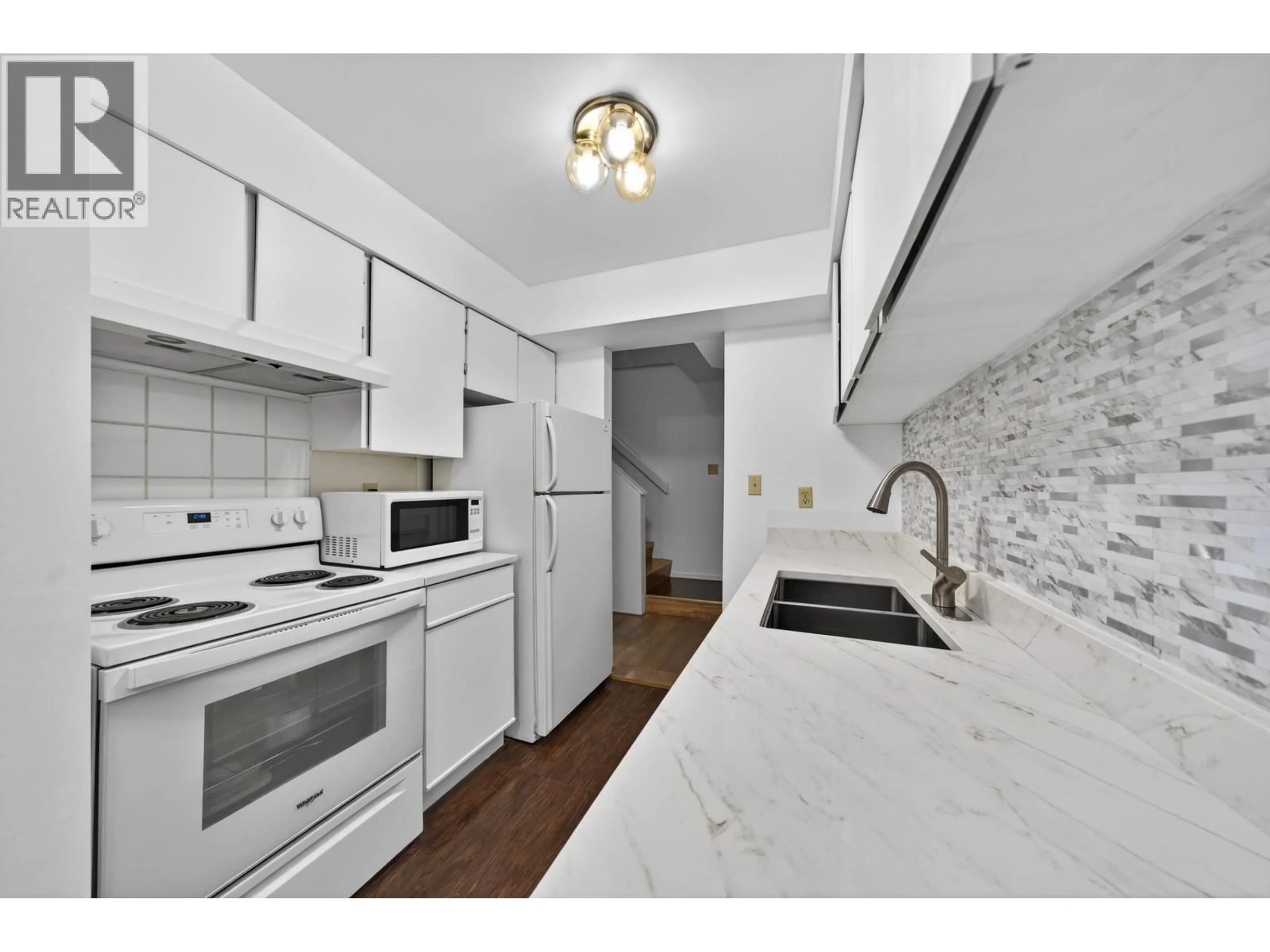 Standard kitchen, unknown for 3438 COPELAND AVENUE, Vancouver British Columbia V5S4B6