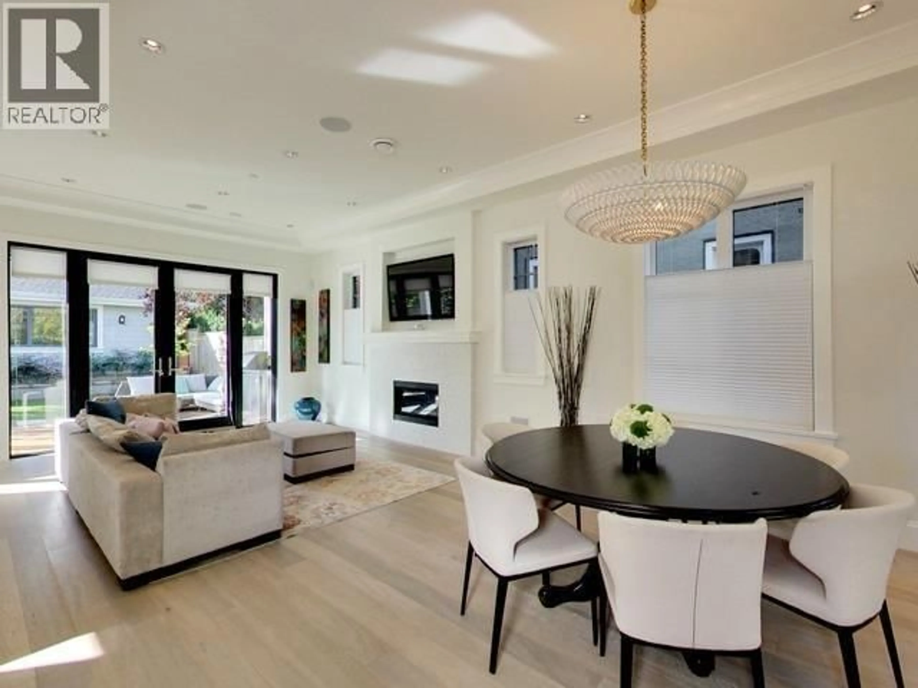 Unknown for 4248 10TH AVENUE, Vancouver British Columbia V6R2H4