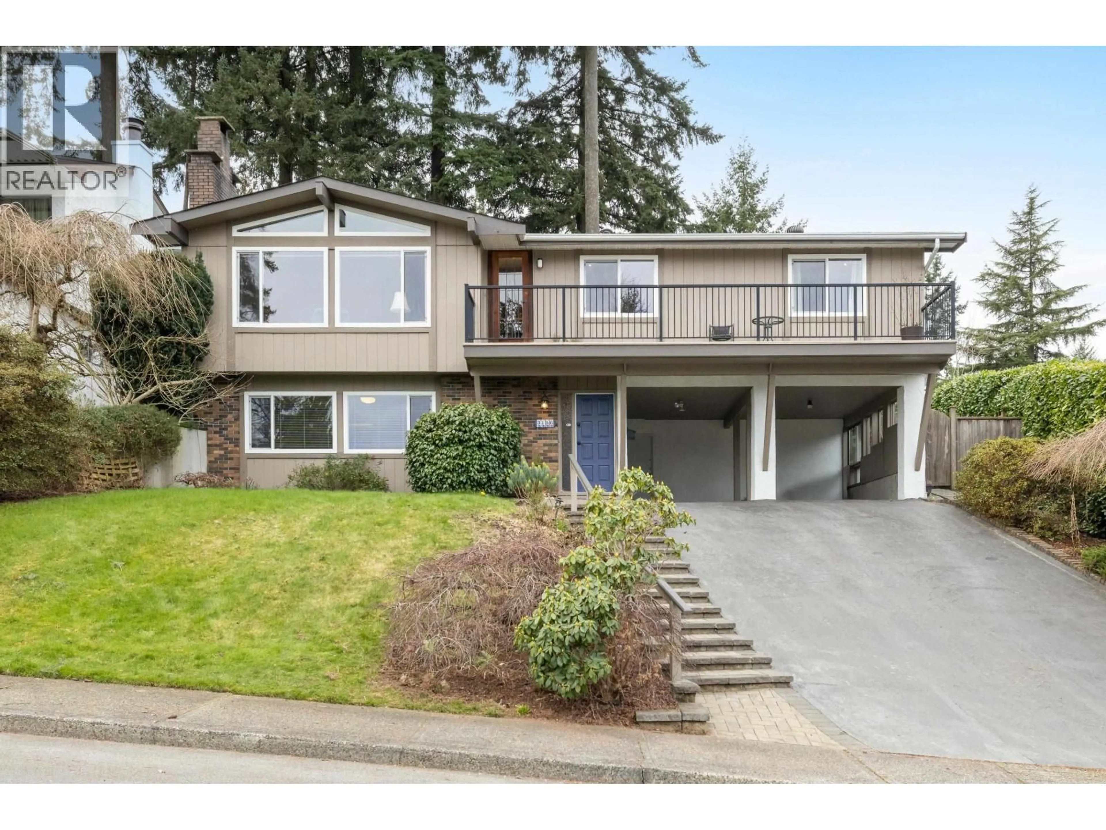 Home with vinyl exterior material, street for 3156 COMPASS COURT, Coquitlam British Columbia V3C4A1