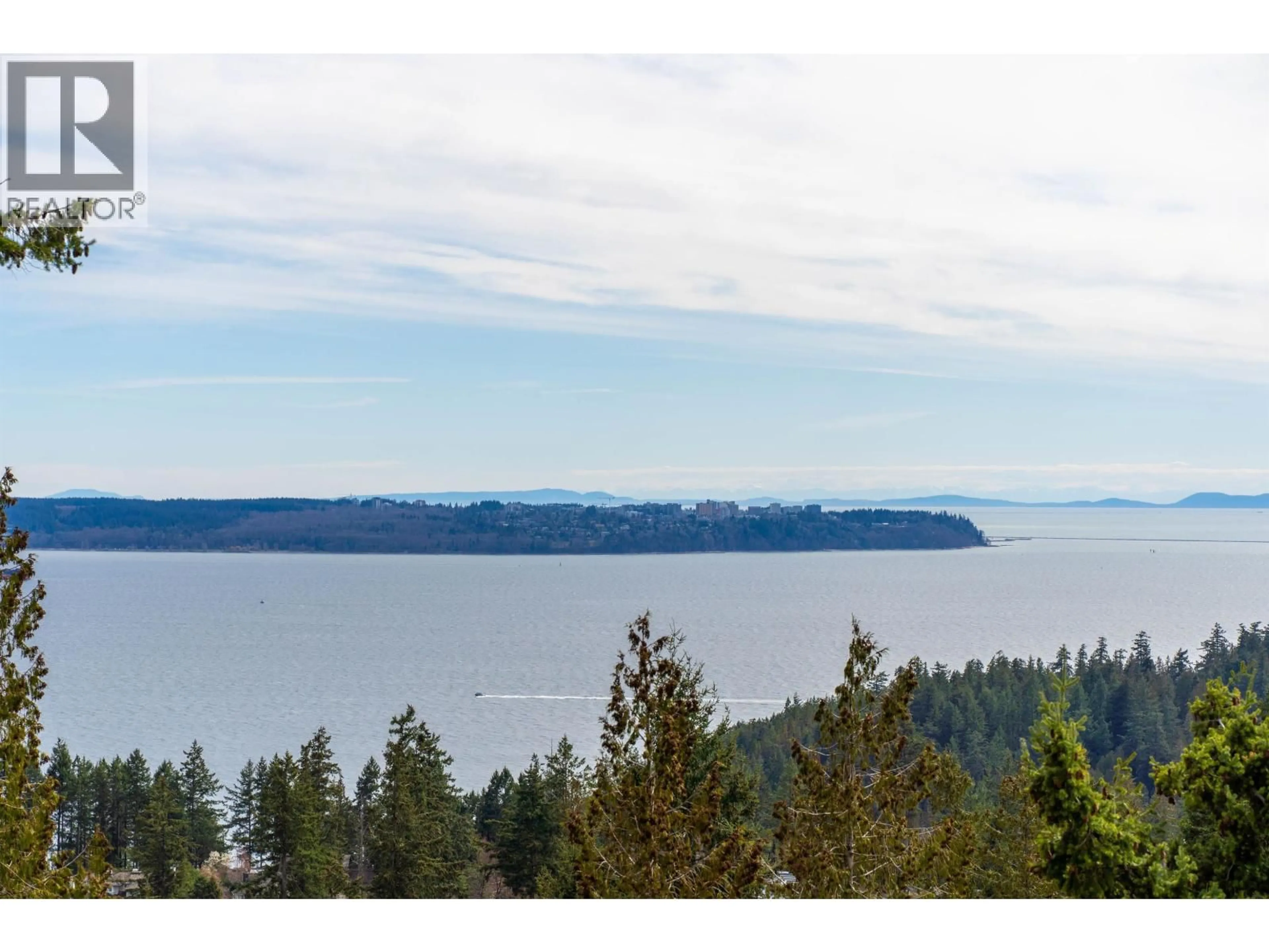 A pic from outside/outdoor area/front of a property/back of a property/a pic from drone, water/lake/river/ocean view for 9 - 5110 ALDERFEILD PLACE, West Vancouver British Columbia V7W2W7