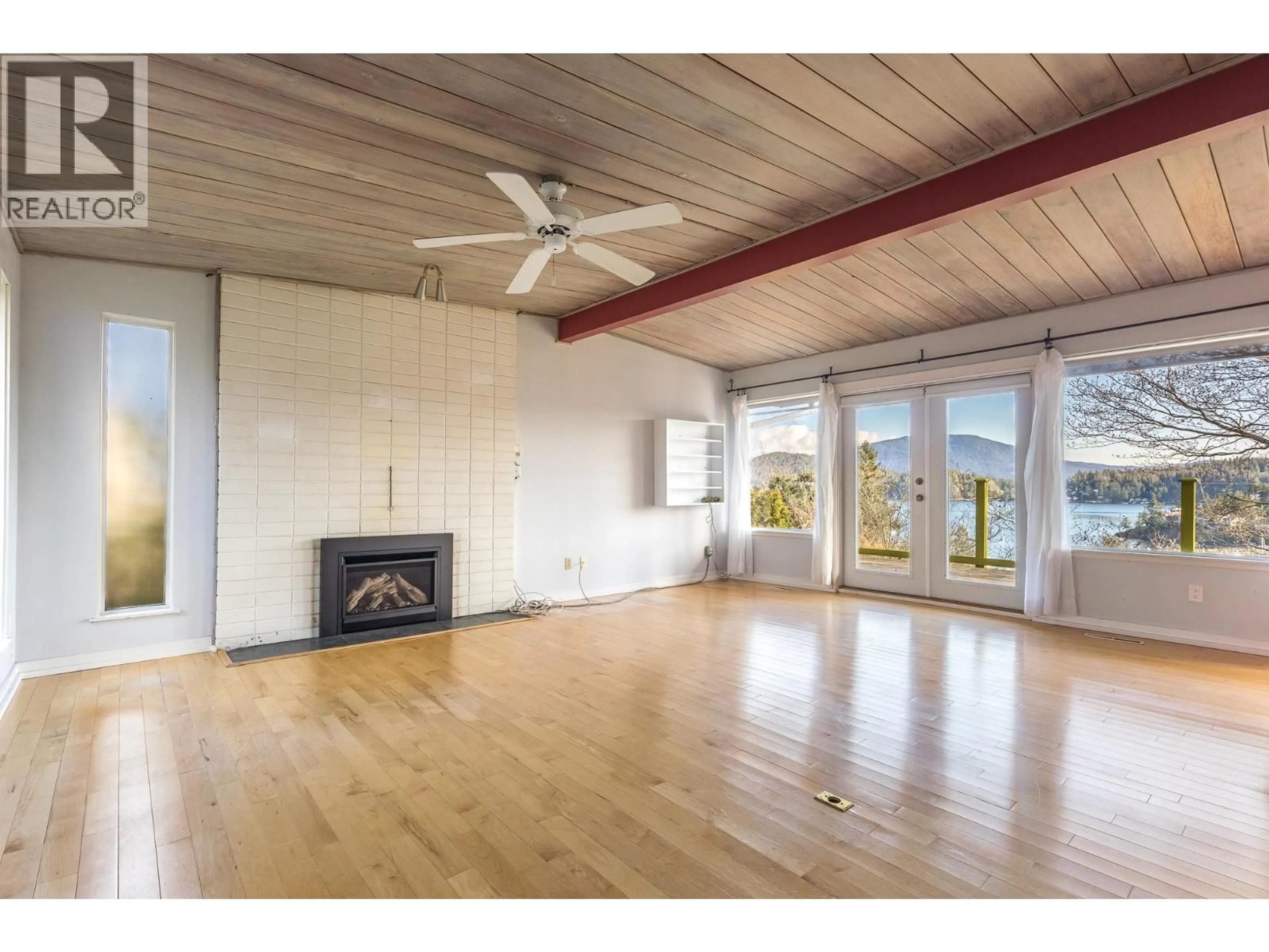 Unknown for 494 SARGENT ROAD, Gibsons British Columbia V0N1V0