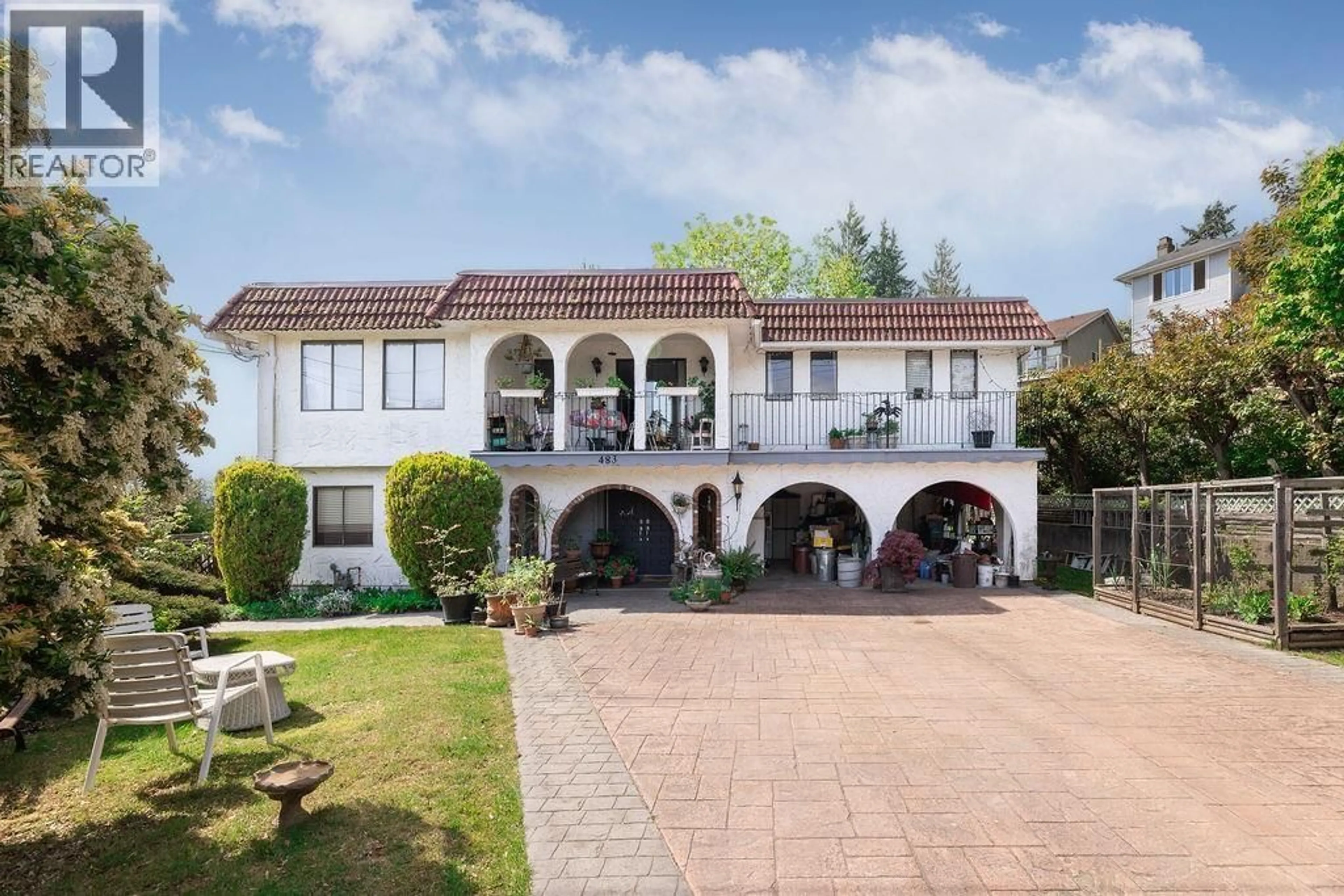 A pic from outside/outdoor area/front of a property/back of a property/a pic from drone, street for 483 SARGENT ROAD, Gibsons British Columbia V0N1V9