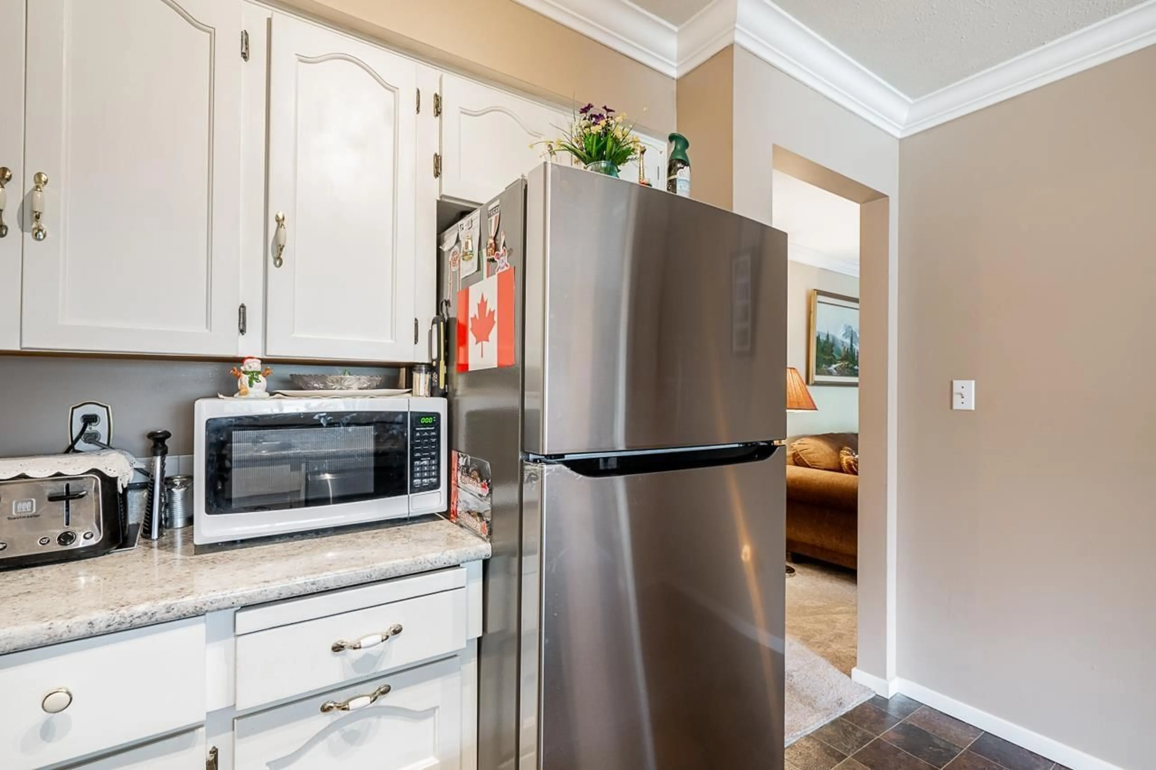 Open concept kitchen, unknown for 134 - 31955 OLD YALE ROAD, Abbotsford British Columbia V2T4N1