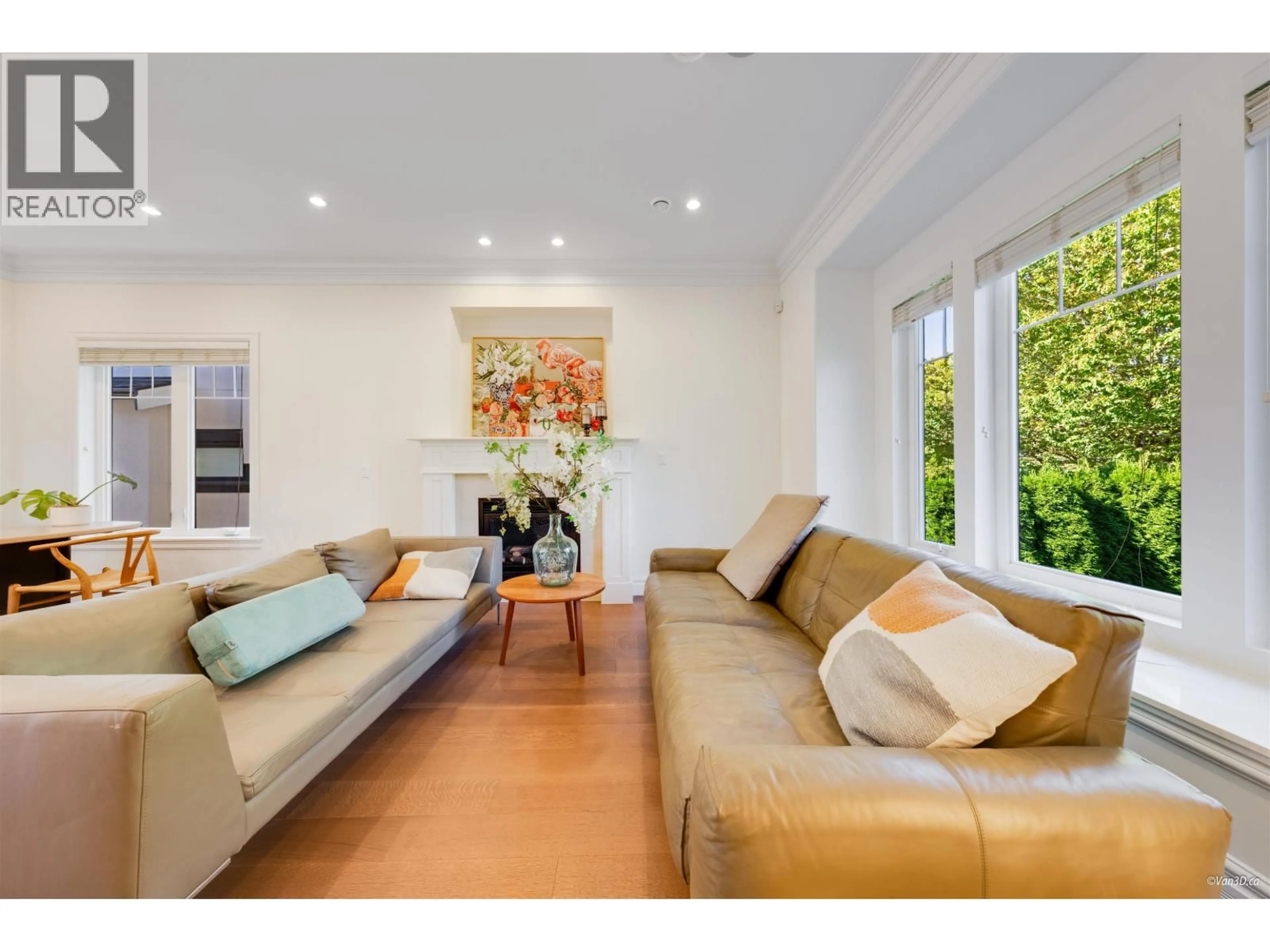 Living room with furniture, unknown for 4042 20TH AVENUE, Vancouver British Columbia V6S1G5