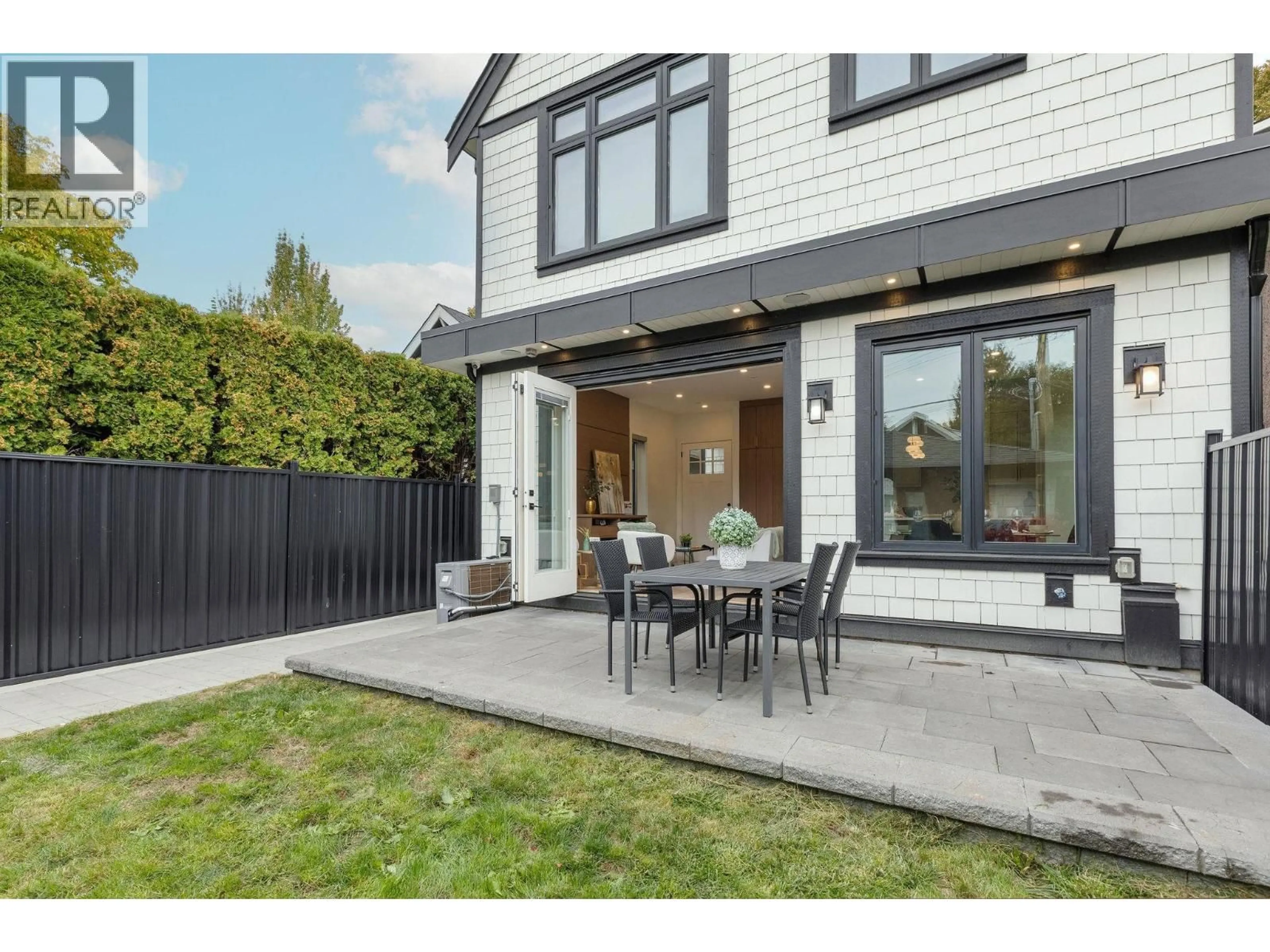 Unknown for 2334 5TH AVENUE, Vancouver British Columbia V5N1N1