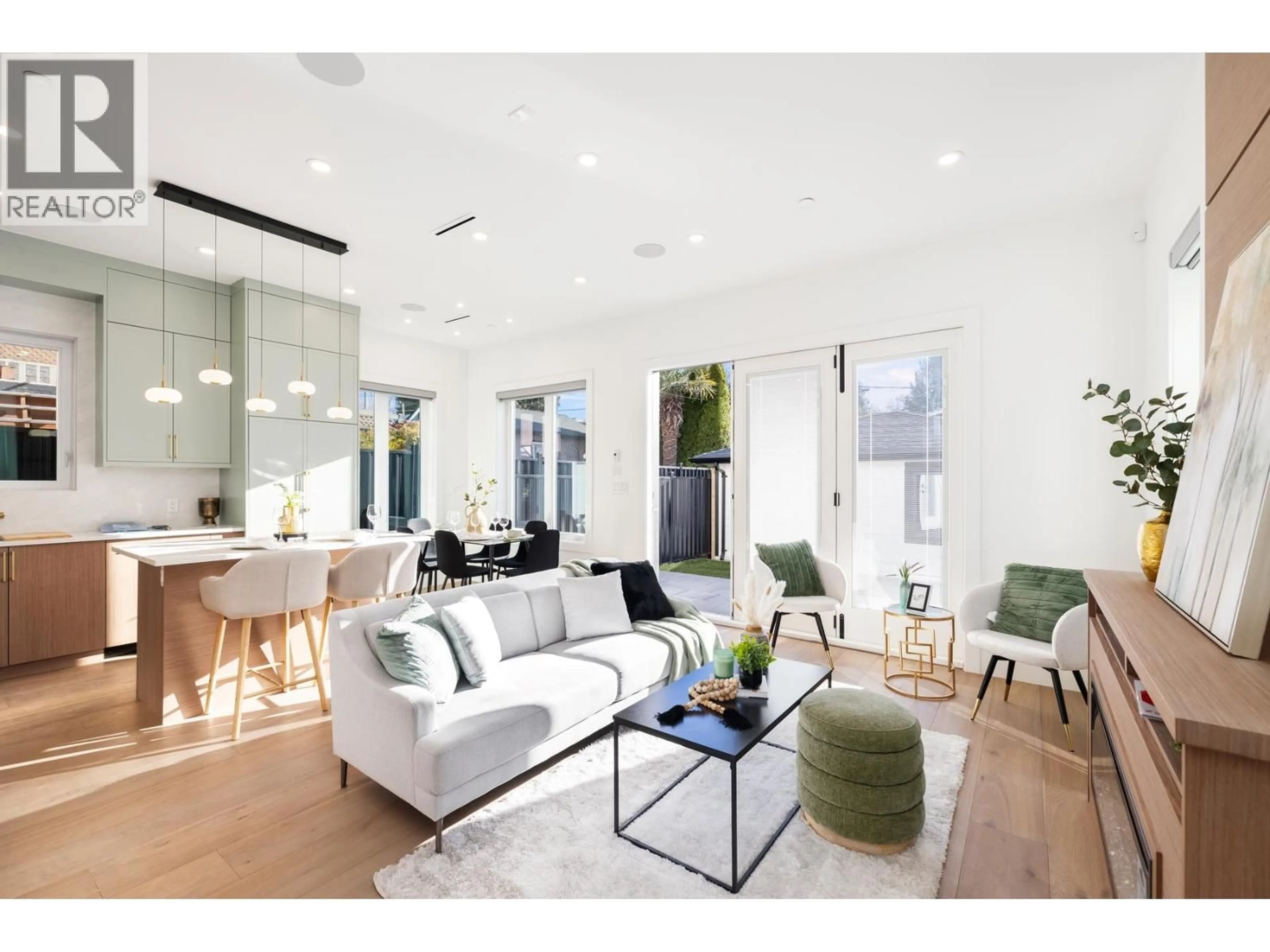 Living room with furniture, unknown for 2334 5TH AVENUE, Vancouver British Columbia V5N1N1