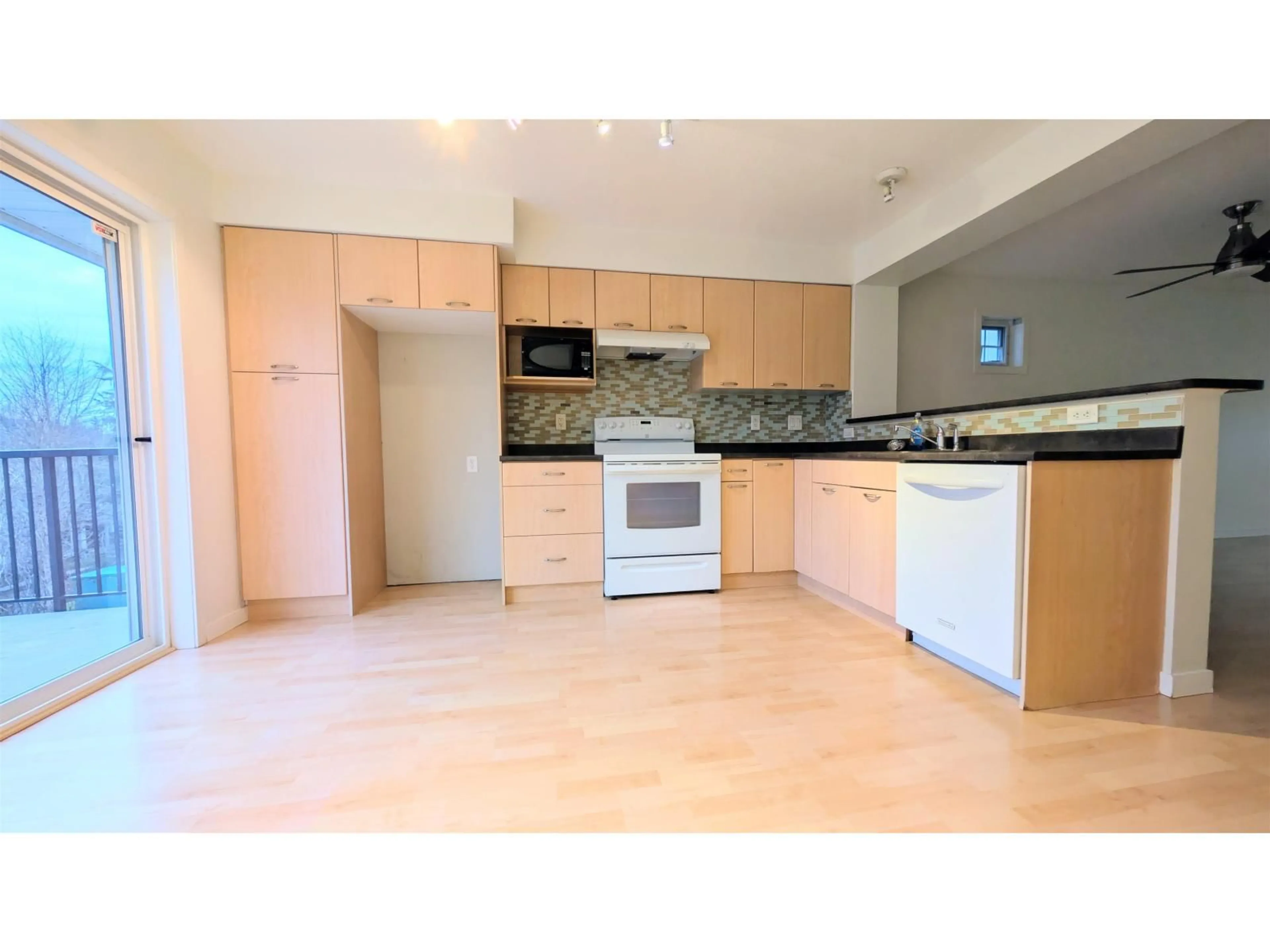 Open concept kitchen, unknown for 58 - 4401 BLAUSON BOULEVARD, Abbotsford British Columbia V3G0A4