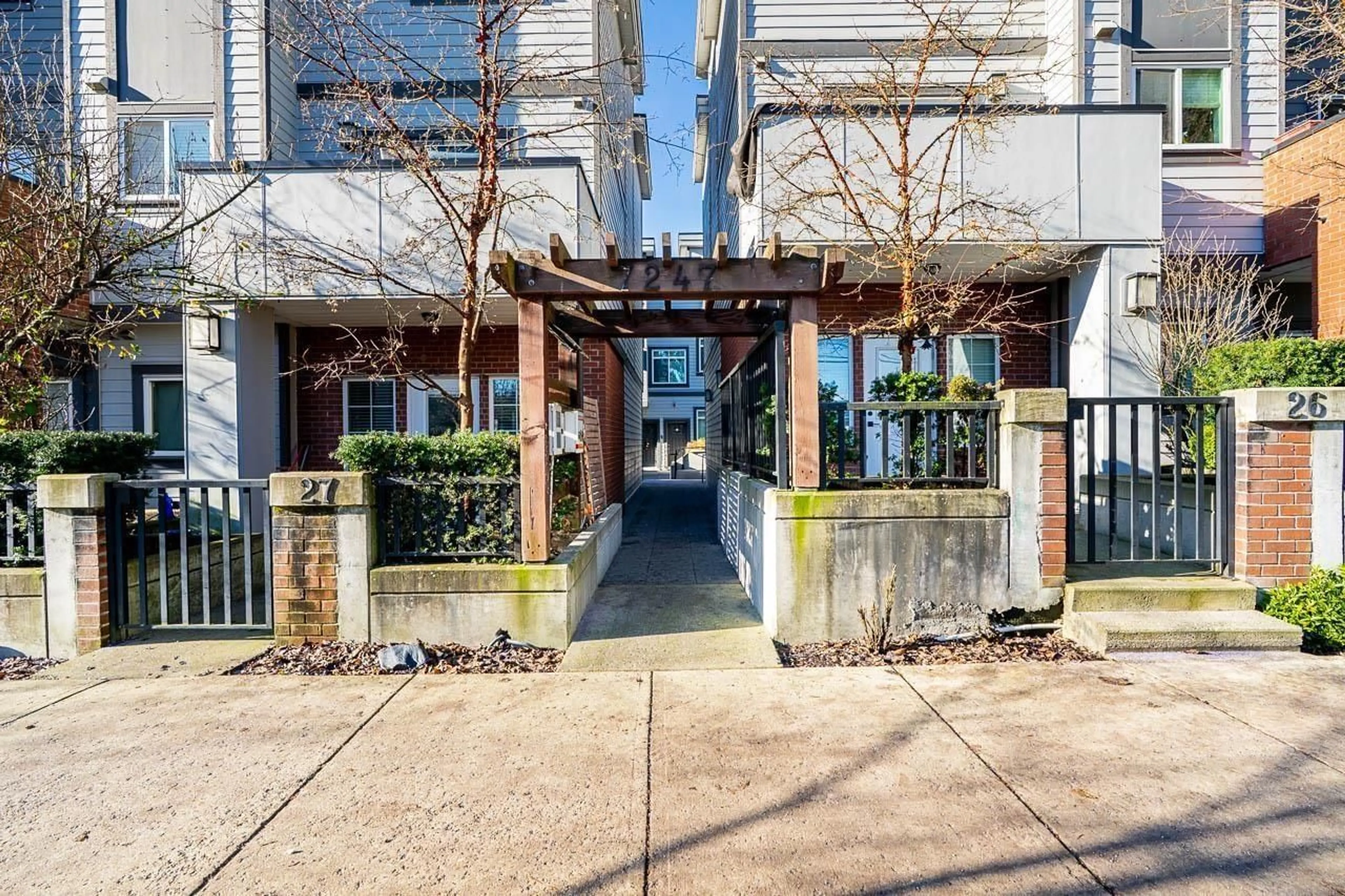 Unknown for 7 - 7247 140 STREET, Surrey British Columbia V3W1K8