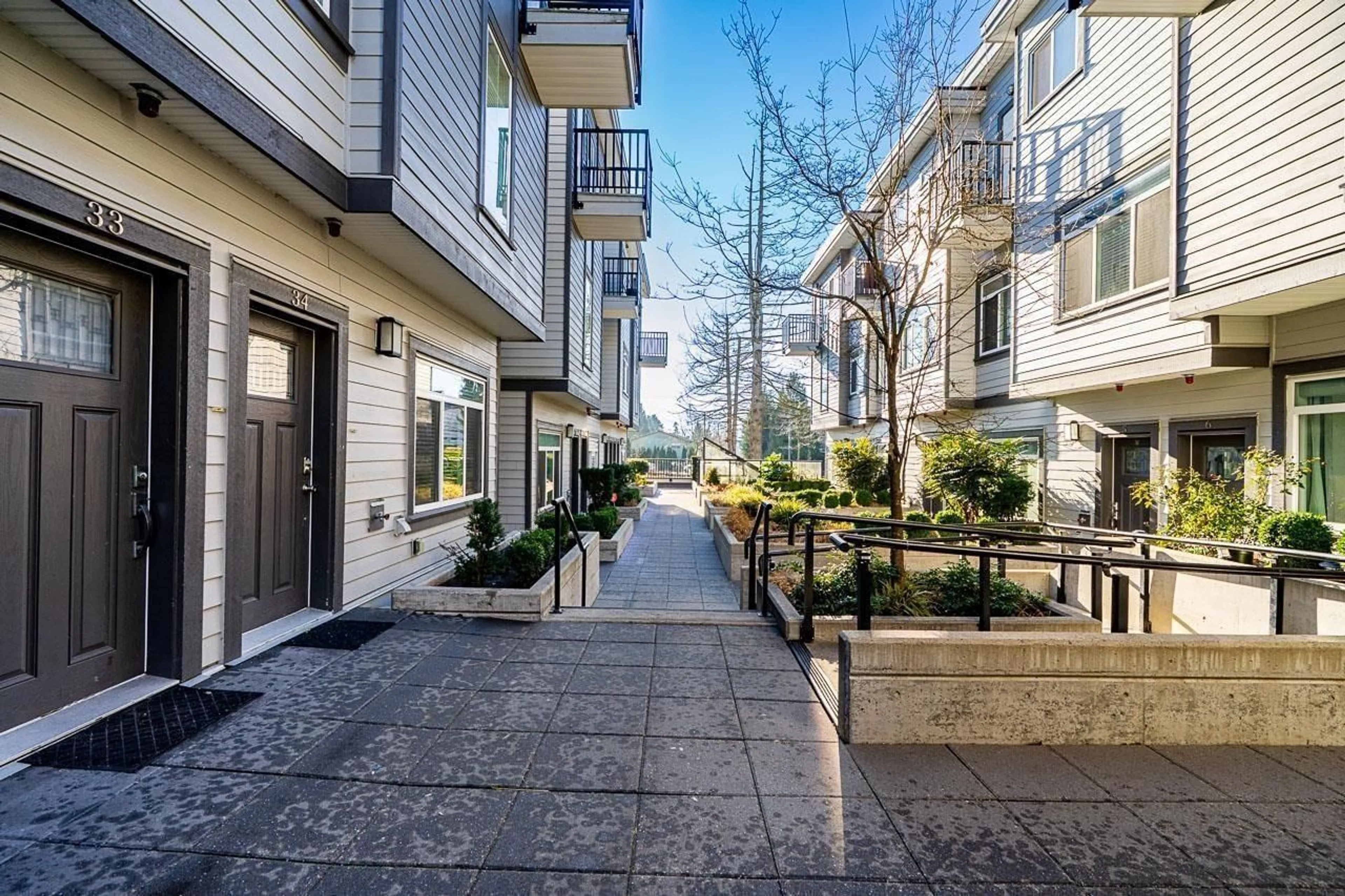 Patio, street for 7 - 7247 140 STREET, Surrey British Columbia V3W1K8