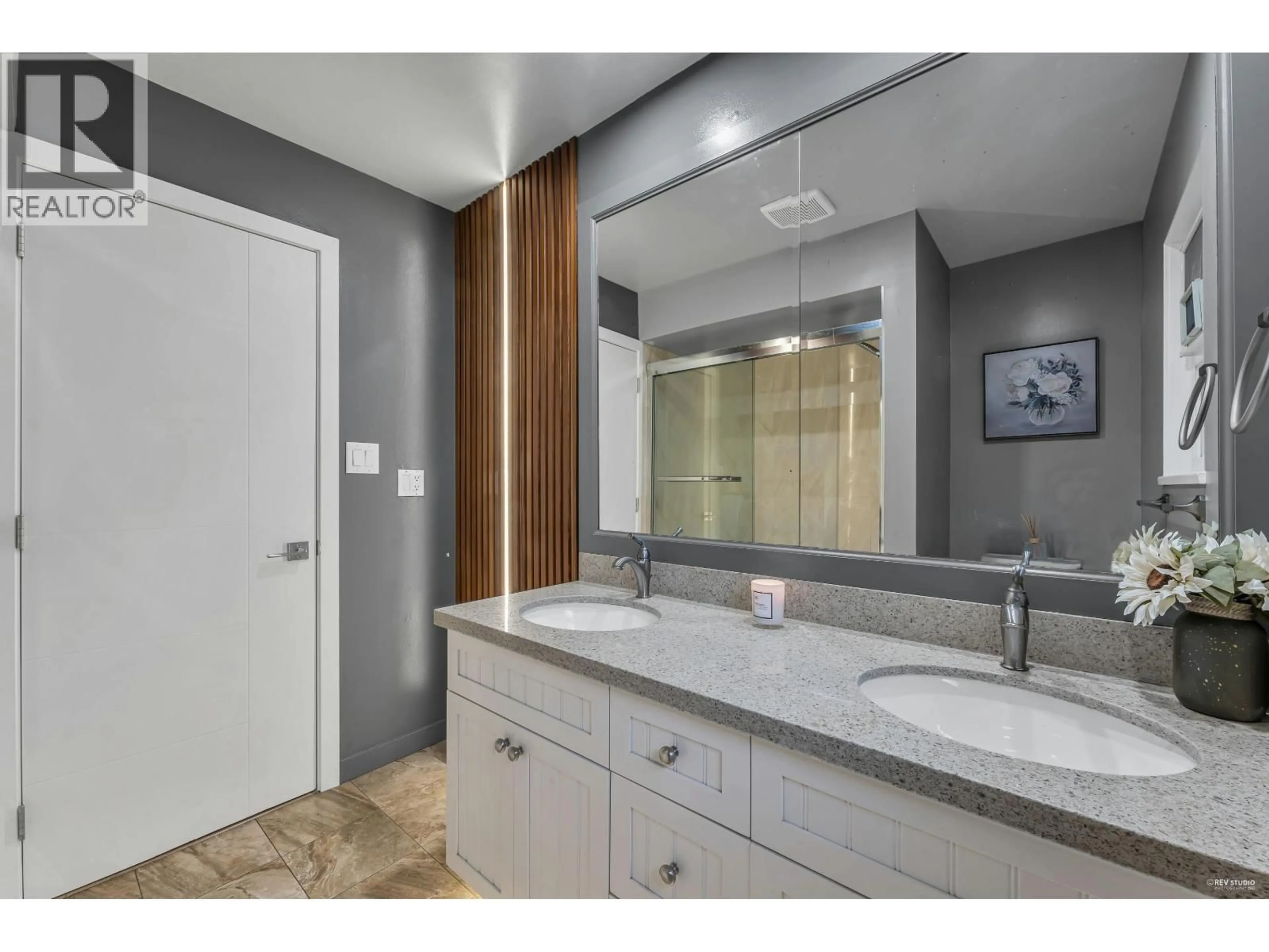 Contemporary bathroom, ceramic/tile floor for 5068 7B AVENUE, Delta British Columbia V4M1S5