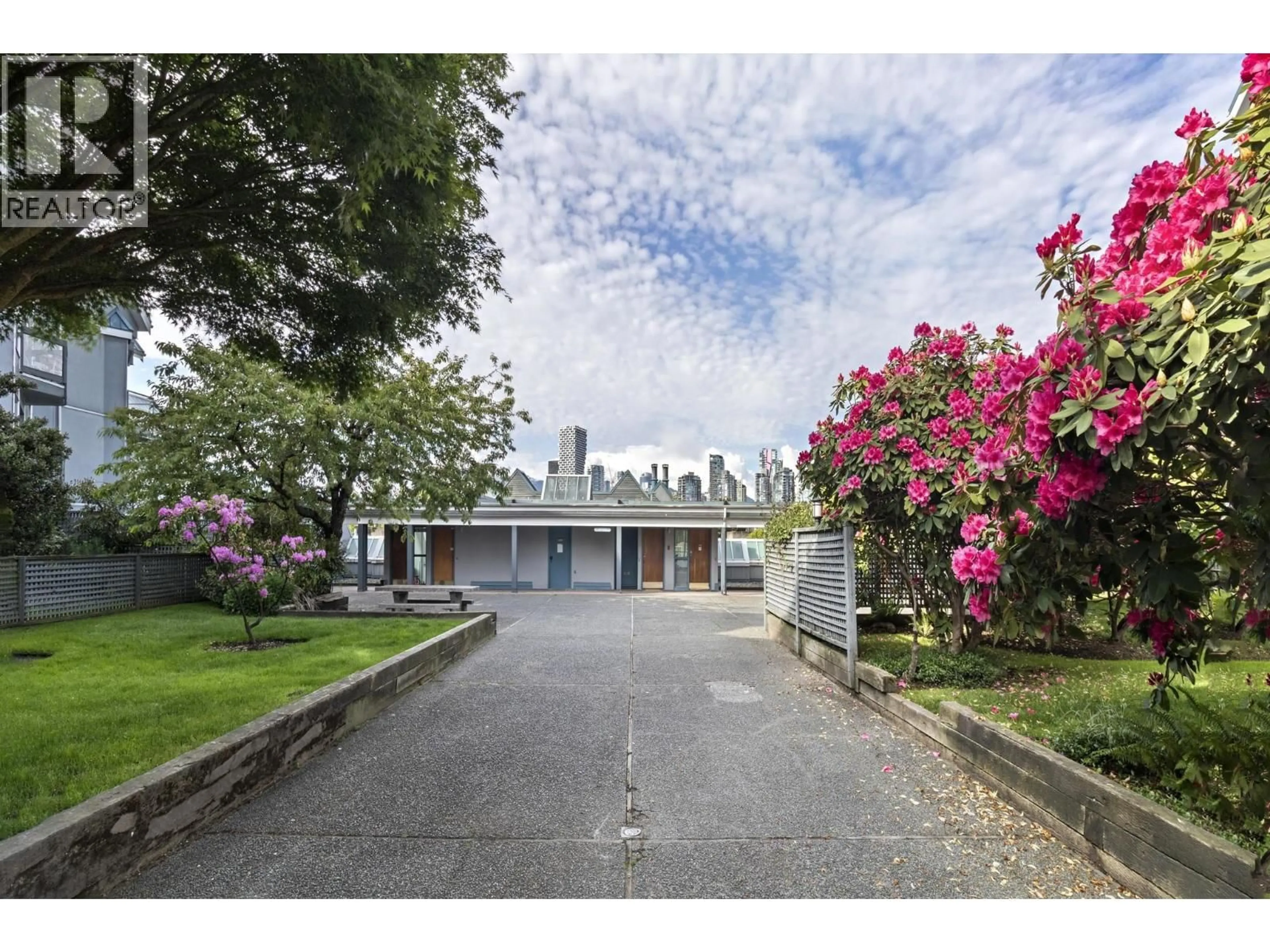 A pic from outside/outdoor area/front of a property/back of a property/a pic from drone, street for 13 - 1355 4TH AVENUE, Vancouver British Columbia V6H3Y8