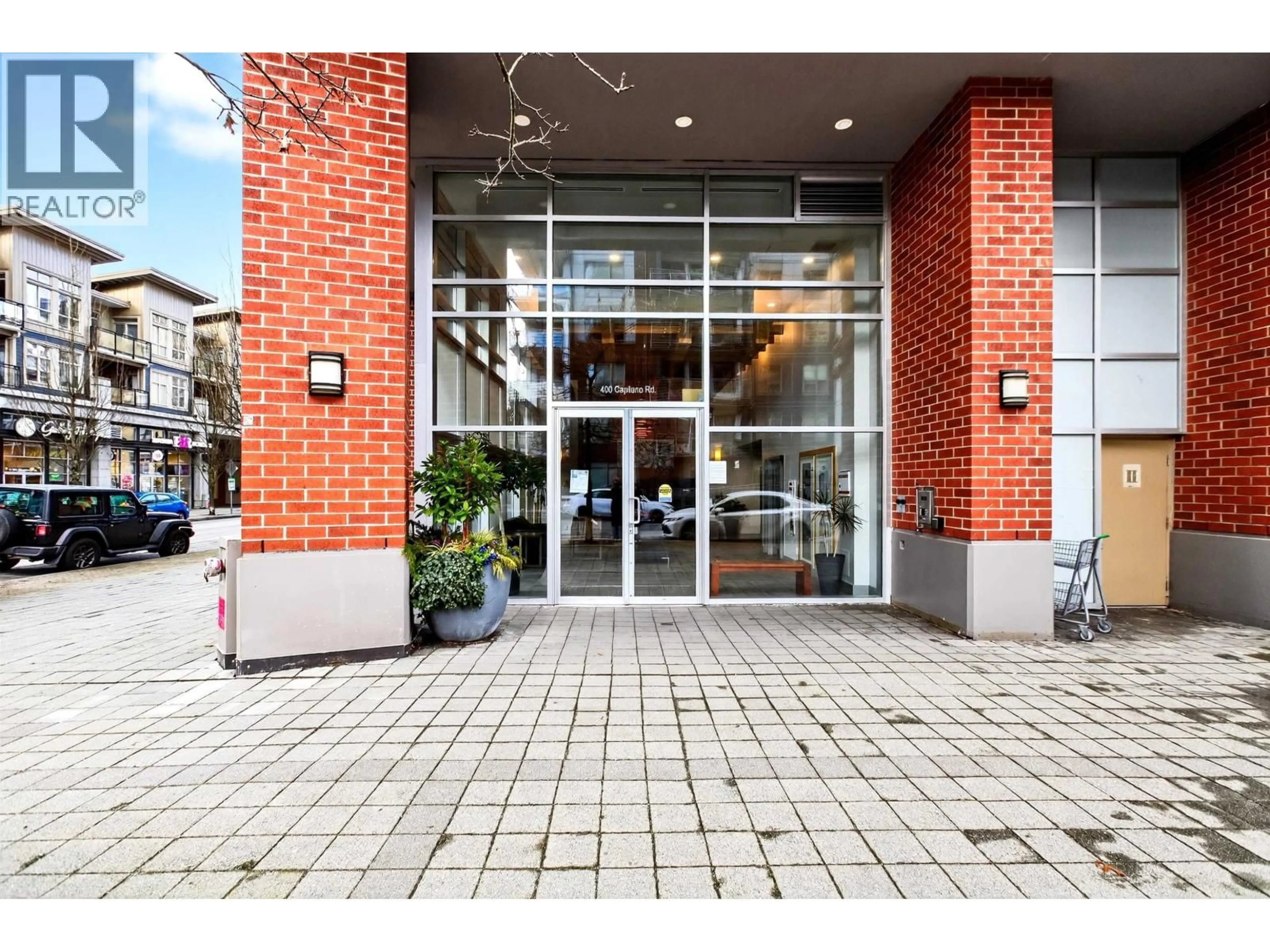 Indoor foyer for 1908 - 400 CAPILANO ROAD, Port Moody British Columbia V3H0E1