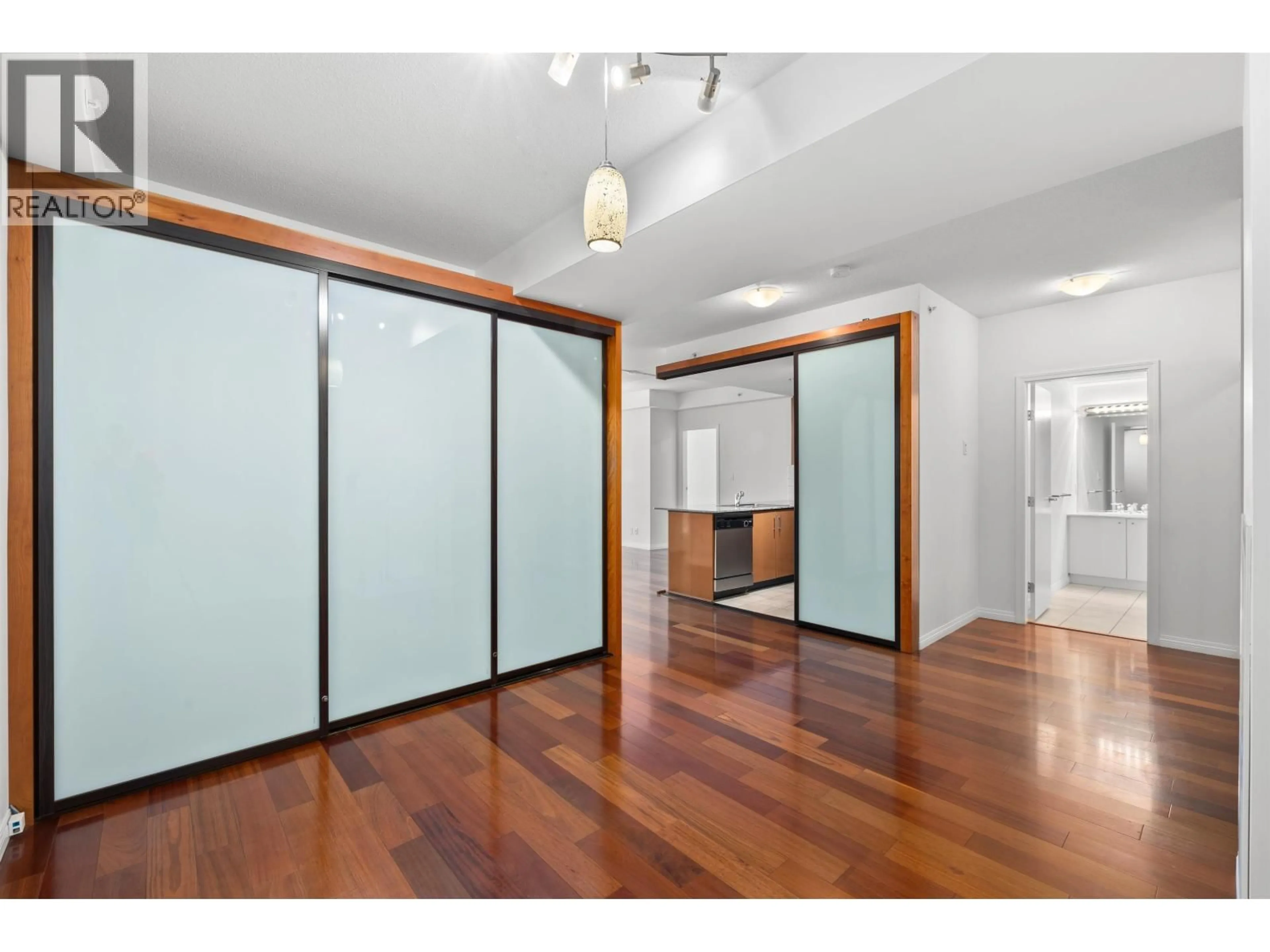 Unknown for 307 - 100 ESPLANADE AVENUE, North Vancouver British Columbia V7L4V1