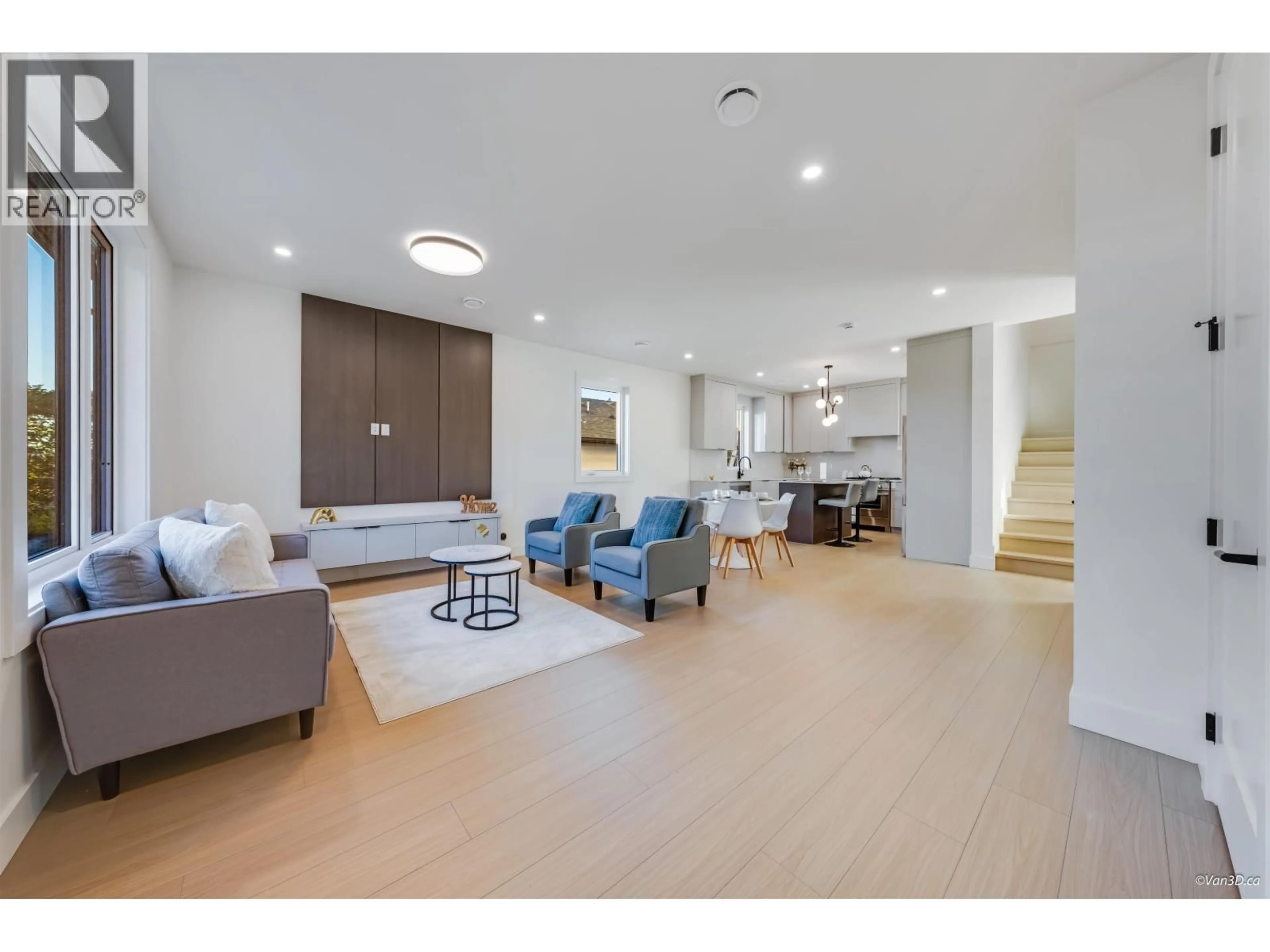 Living room with furniture, unknown for 4 - 4855 VENABLES STREET, Burnaby British Columbia V5C3A9