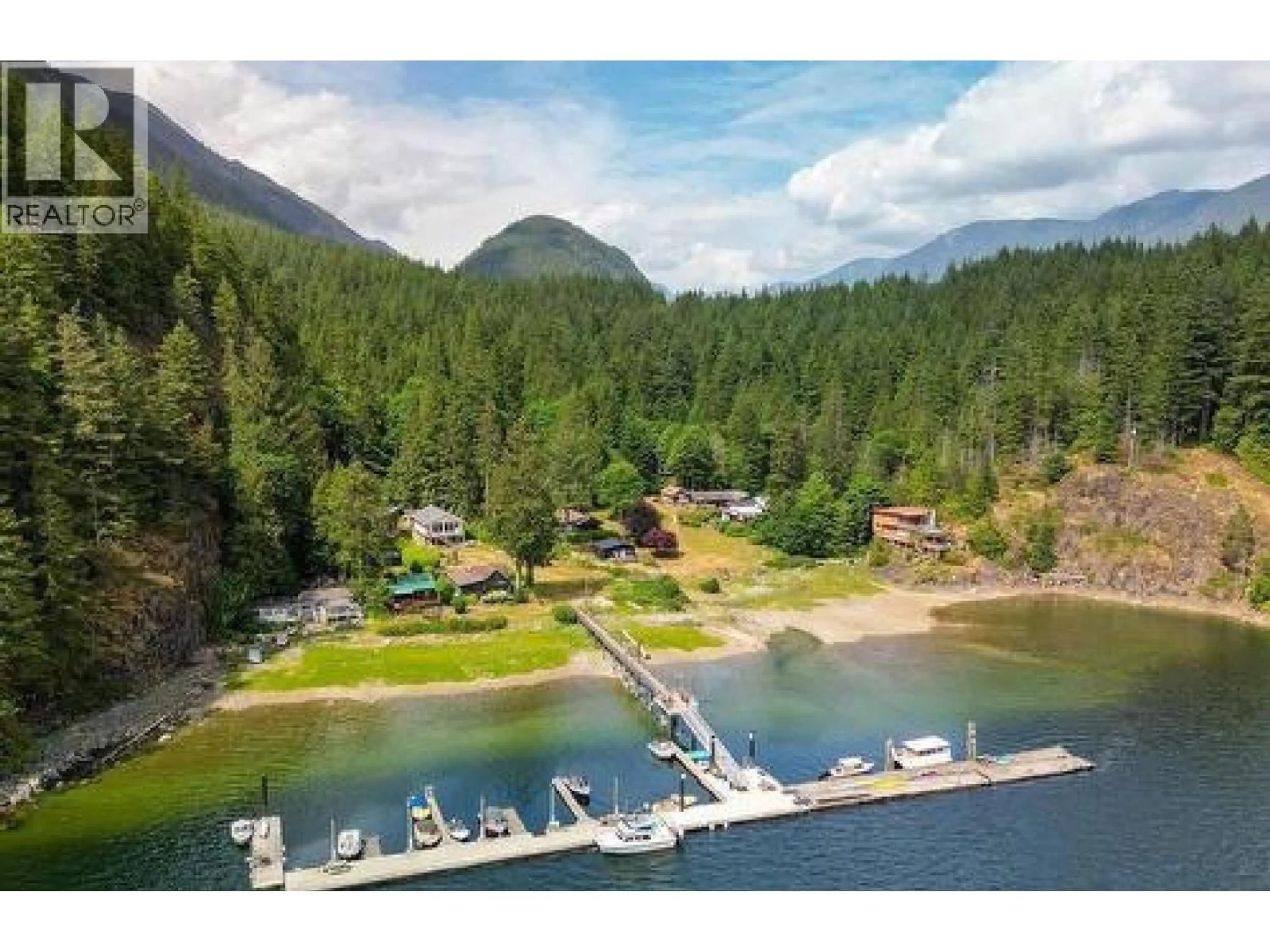 A pic from outside/outdoor area/front of a property/back of a property/a pic from drone, water/lake/river/ocean view for 6 BRIGHTON BEACH, North Vancouver British Columbia V0V0V0