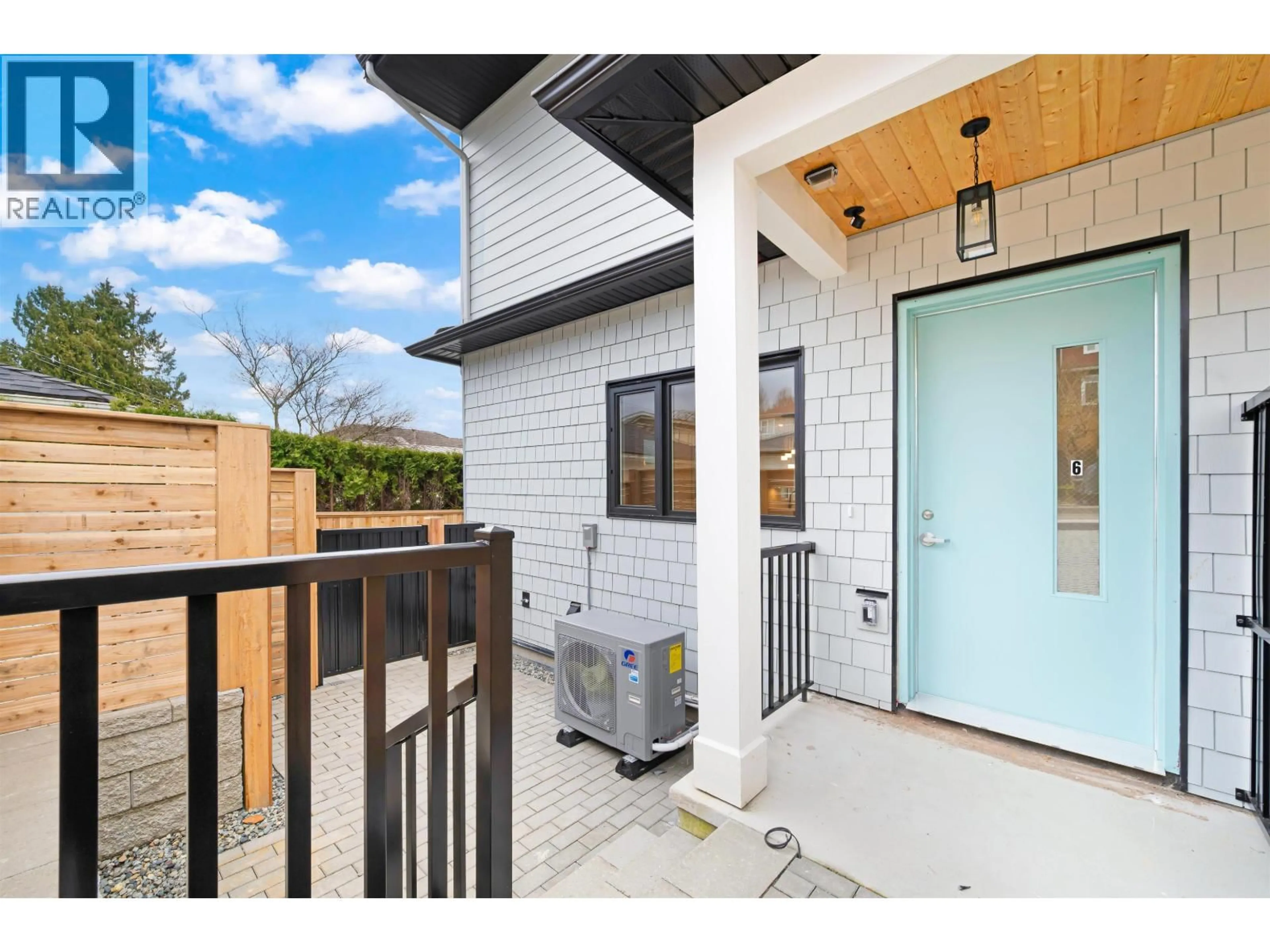 Unknown for 6 - 4855 VENABLES STREET, Burnaby British Columbia V5C3A9