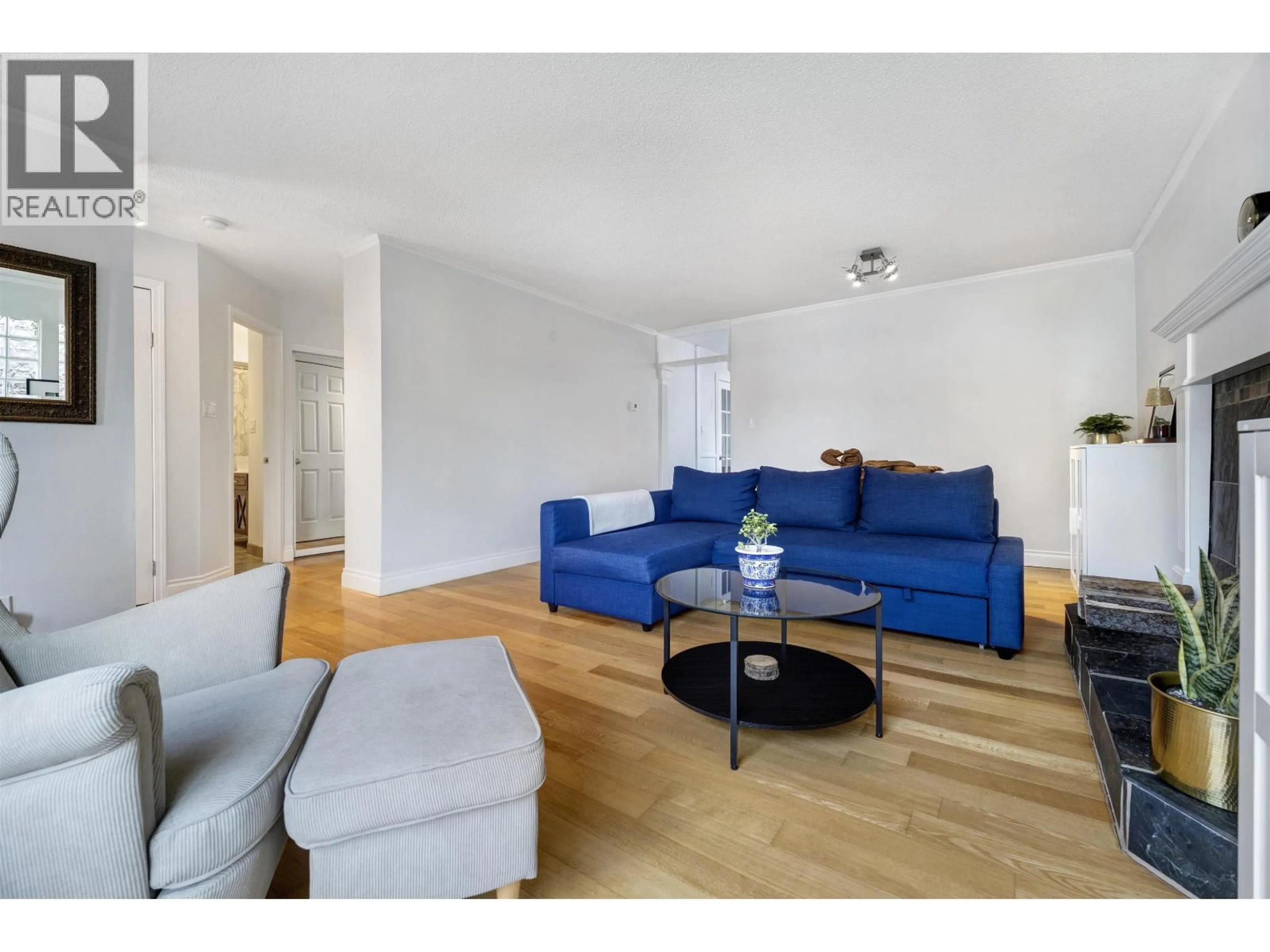 Living room with furniture, unknown for 828 NICOLUM COURT, North Vancouver British Columbia V7H2R8