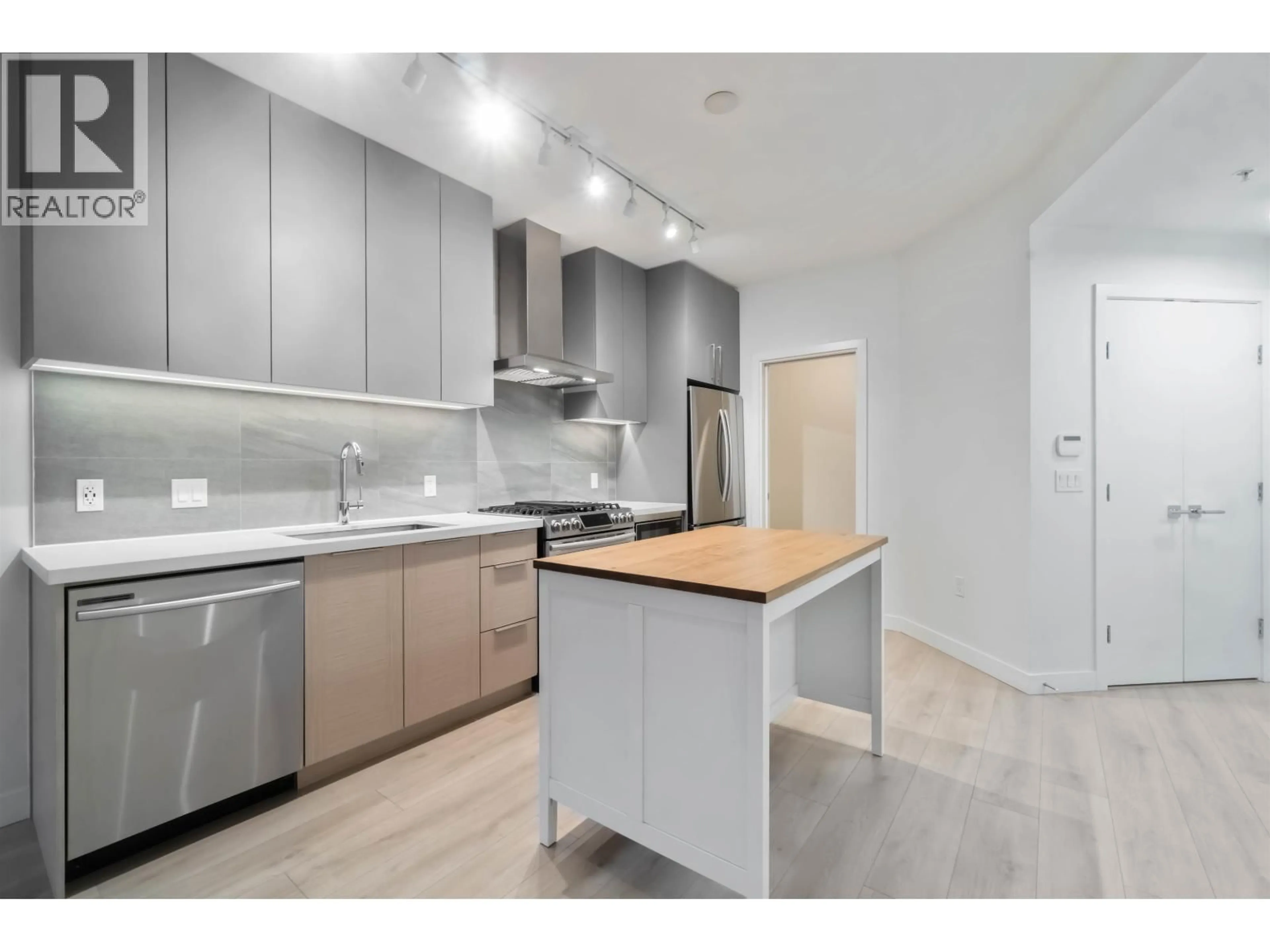 Open concept kitchen, unknown for 114 - 603 REGAN AVENUE, Coquitlam British Columbia V3J0K2