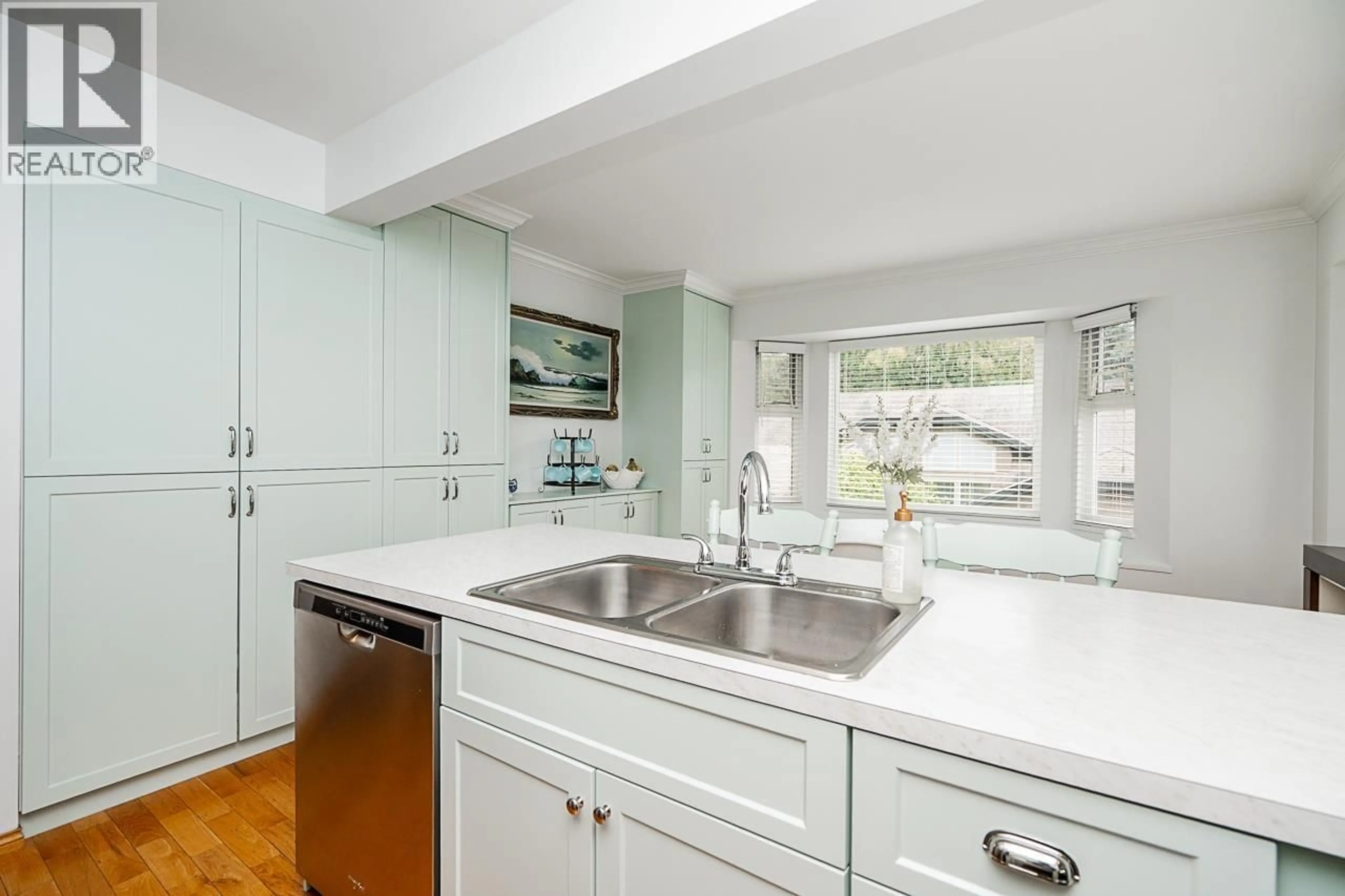 Open concept kitchen, ceramic/tile floor for 39 - 12880 RAILWAY AVENUE, Richmond British Columbia V7E6G4