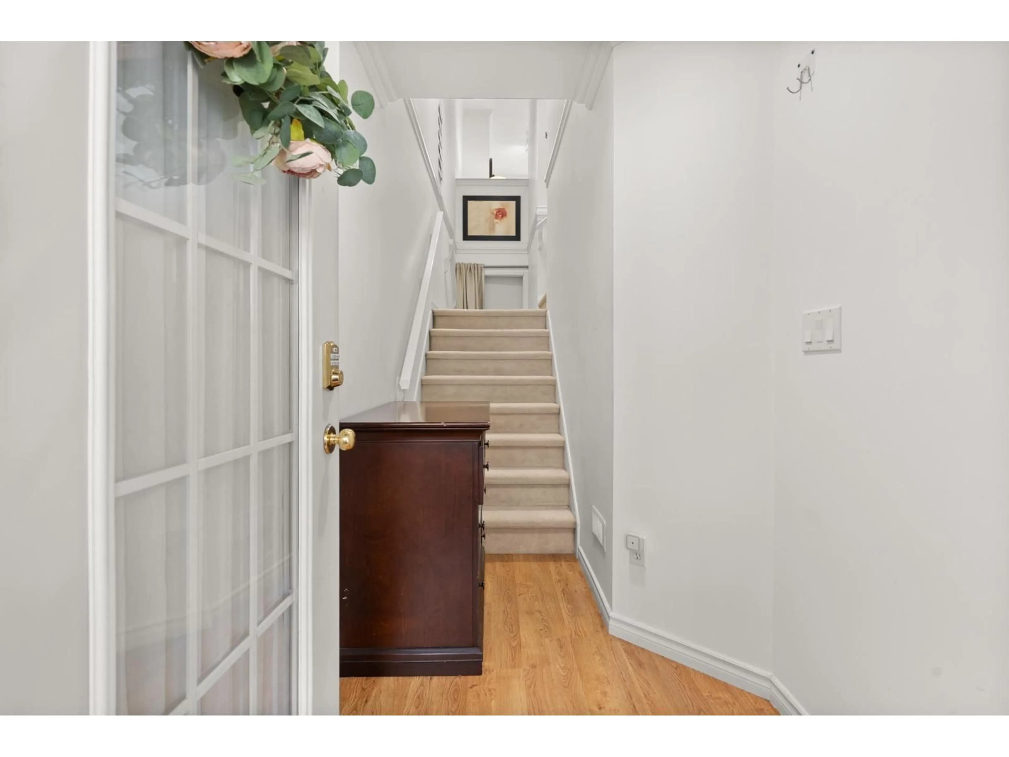 Indoor entryway for 20 - 15037 58TH AVENUE, Surrey British Columbia V3S8Z5