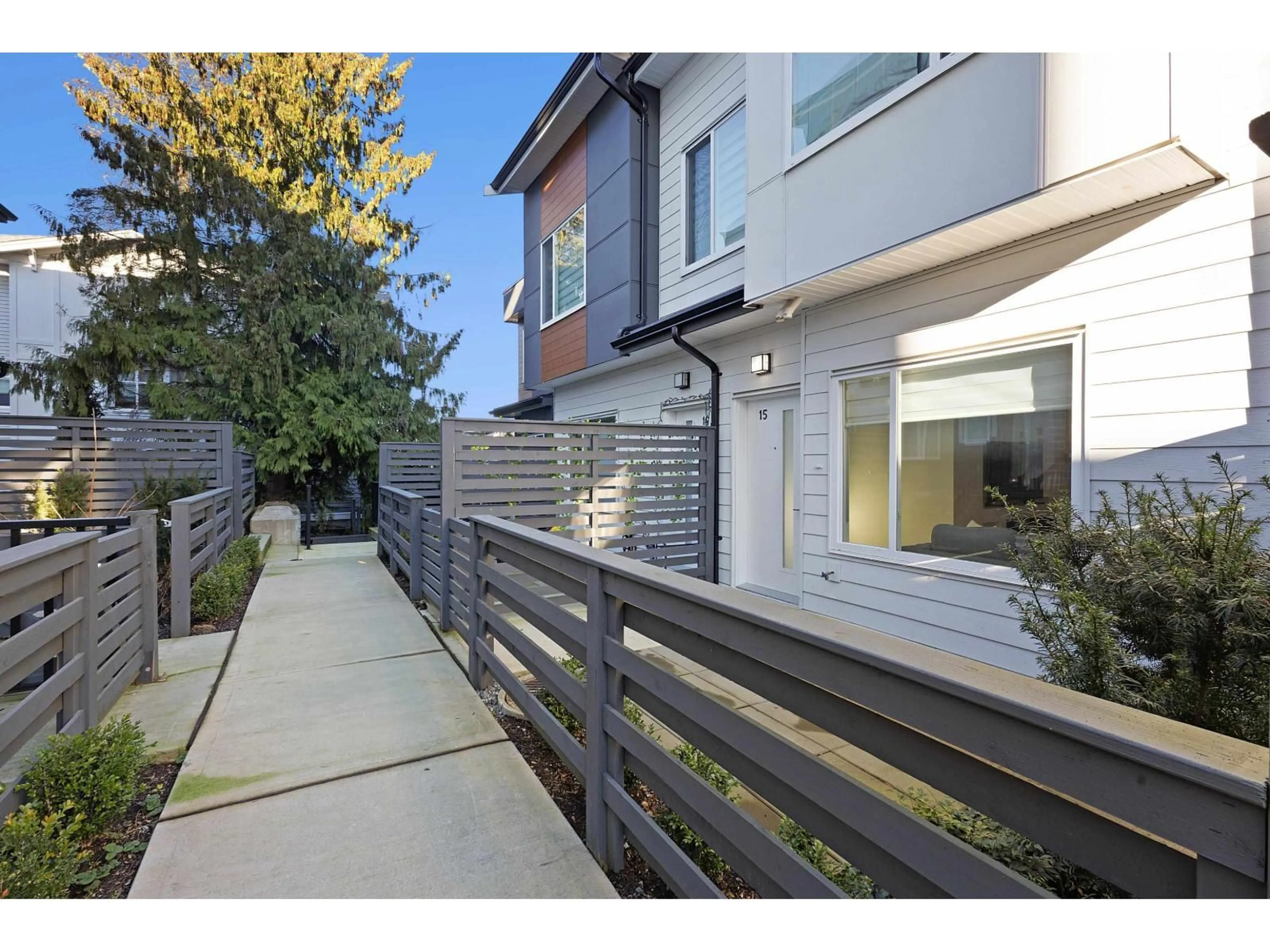 Patio, street for 15 - 9652 162A STREET, Surrey British Columbia V4N2E4