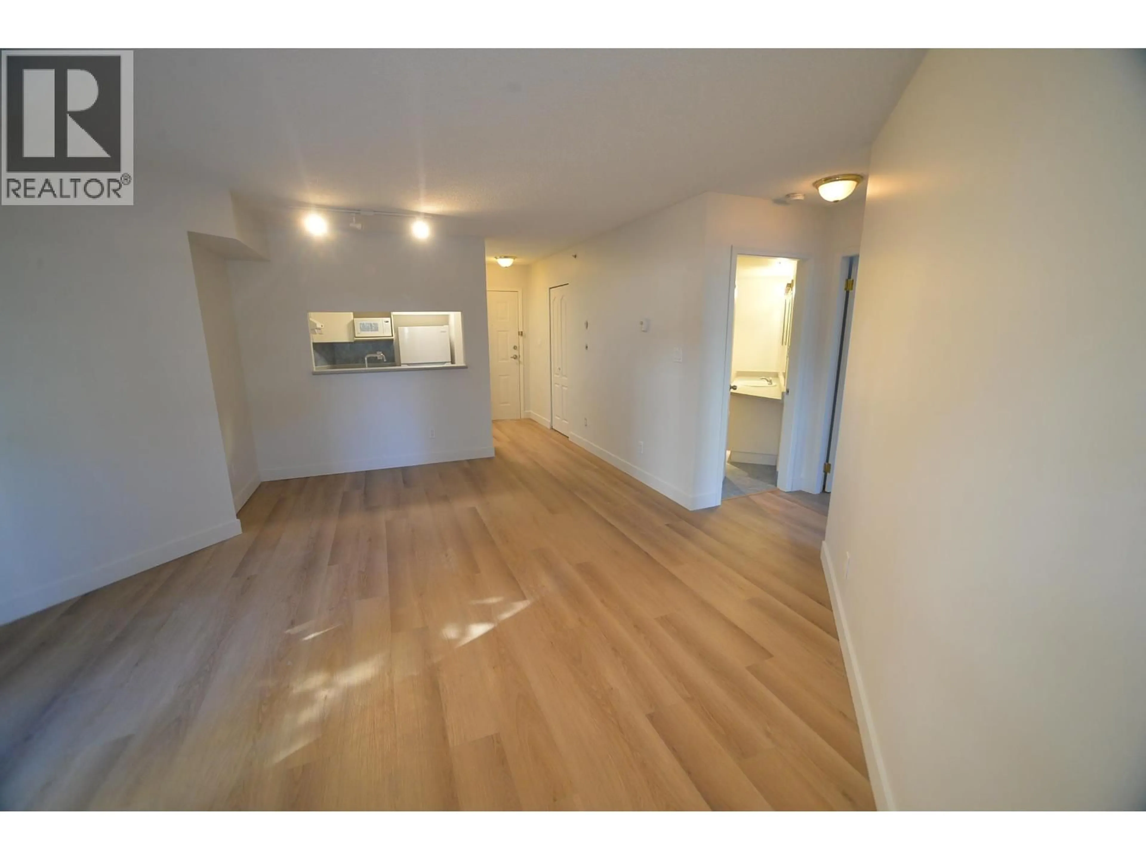 A pic of a room for 106 - 3455 ASCOT PLACE, Vancouver British Columbia V5R6B7