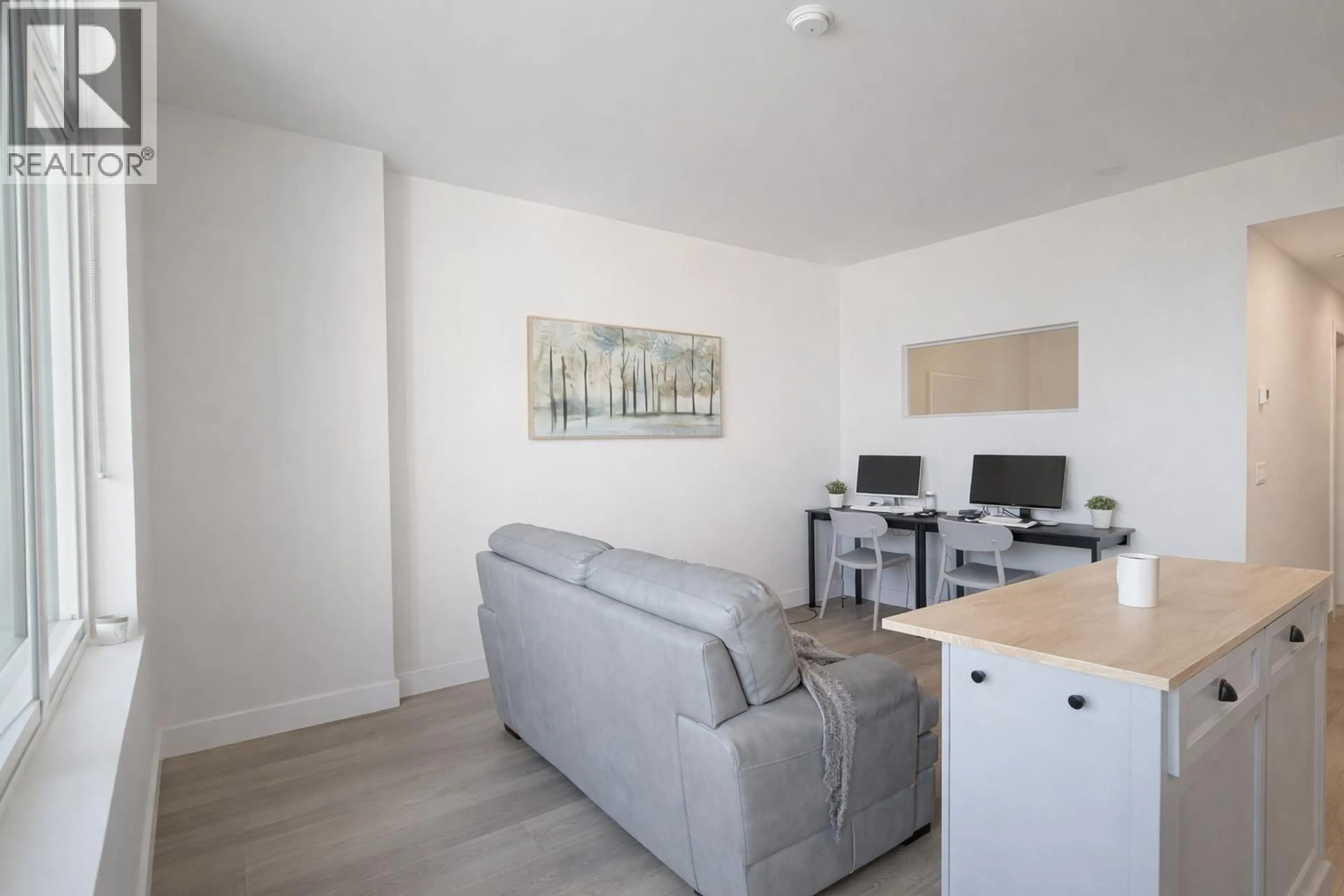 A pic of a room for 1003 - 4433 ALASKA STREET, Burnaby British Columbia V5C5T3