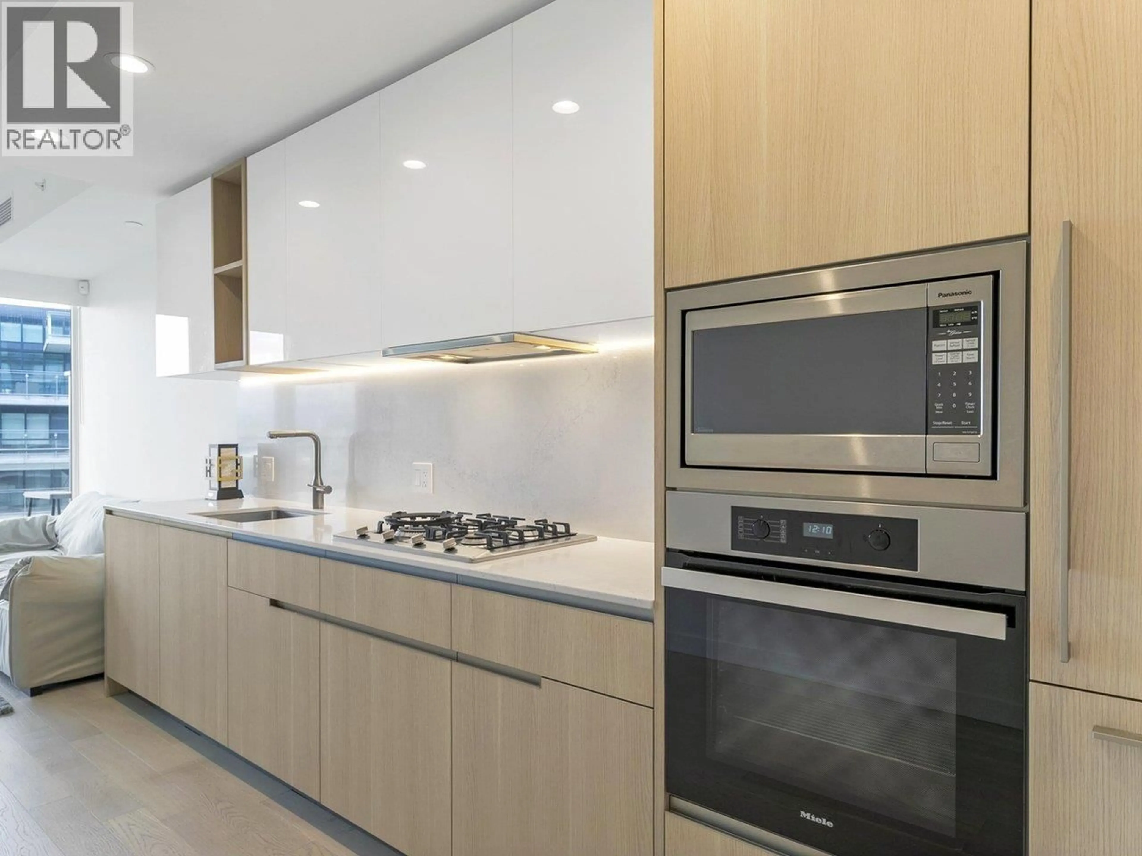 Contemporary kitchen, unknown for 1005 - 6811 PEARSON WAY, Richmond British Columbia V7C0E7