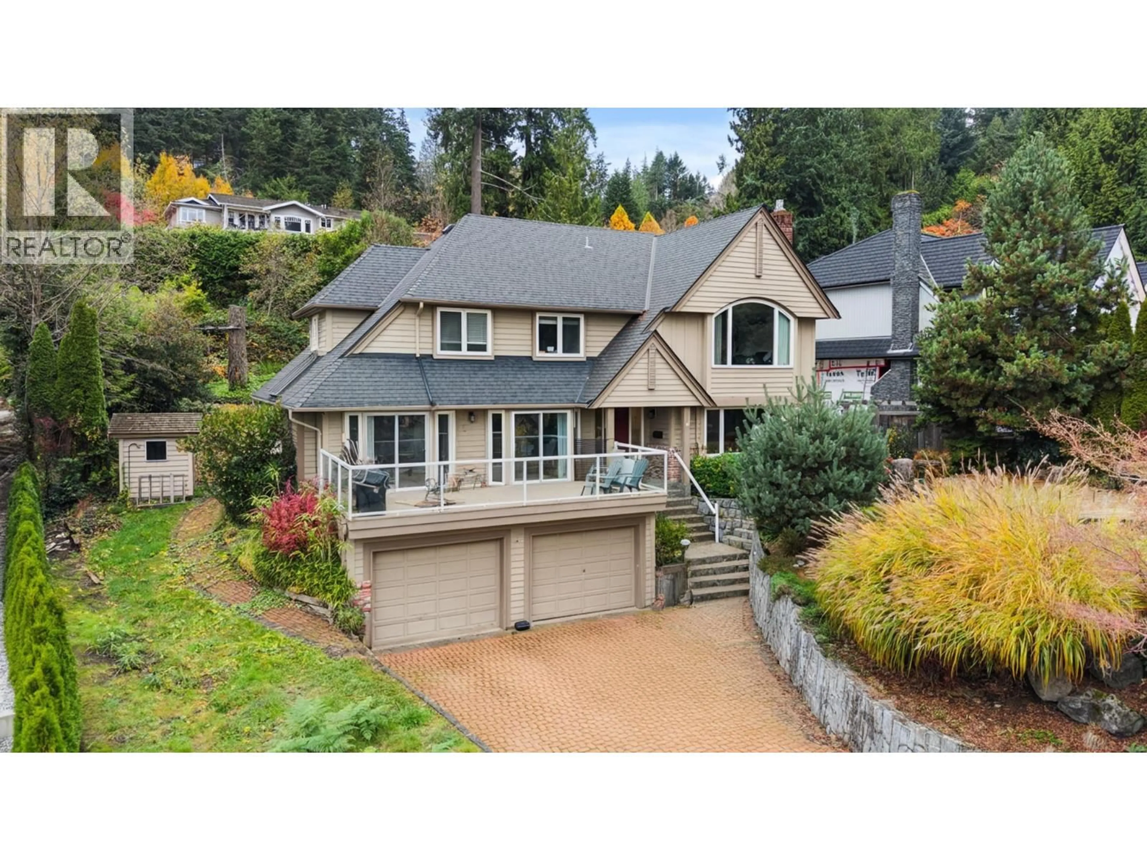 Home with vinyl exterior material, unknown for 457 HILLCREST STREET, West Vancouver British Columbia V7V2L8