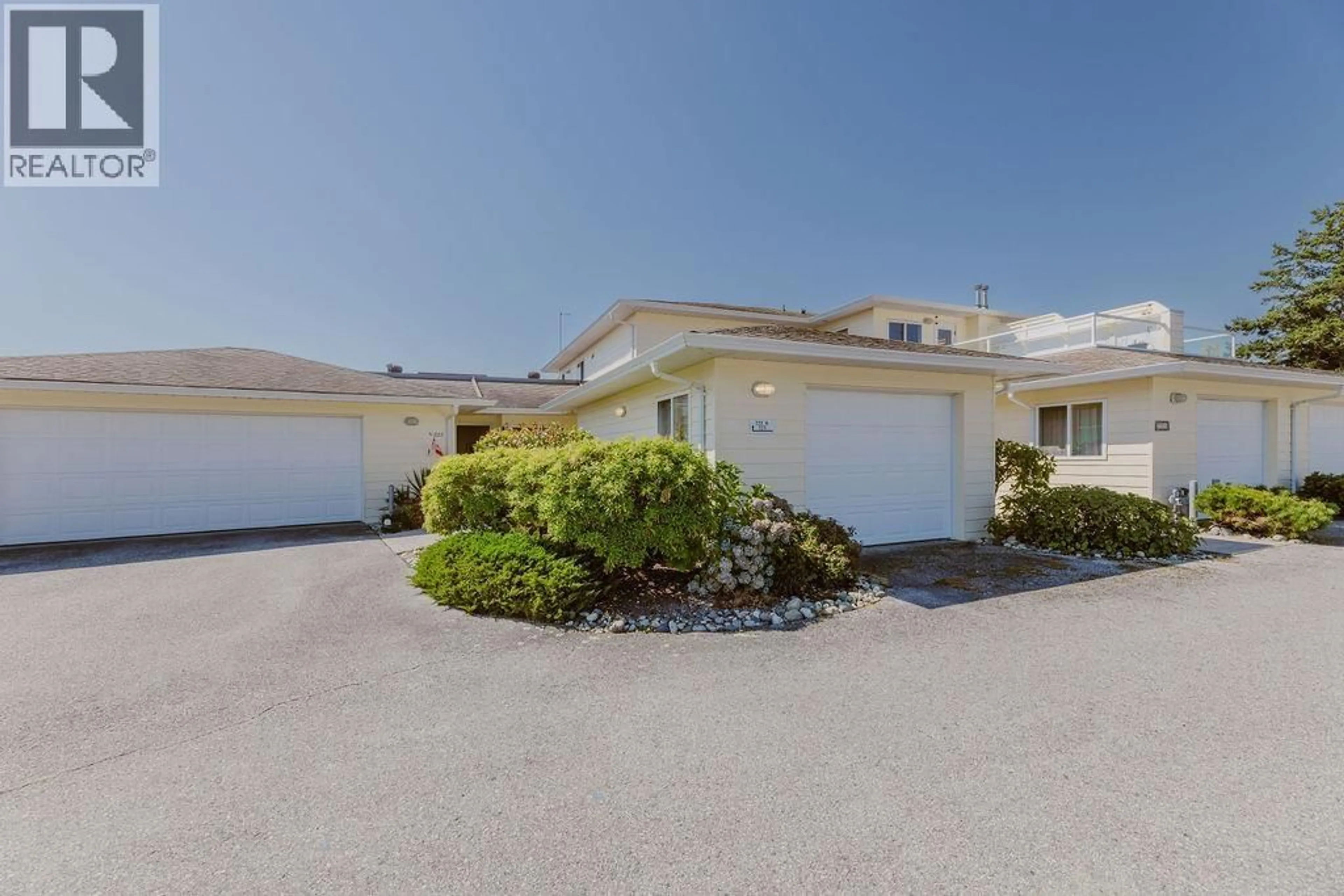 A pic from outside/outdoor area/front of a property/back of a property/a pic from drone, street for 222 - 1585 FIELD ROAD, Sechelt British Columbia V7Z0H1