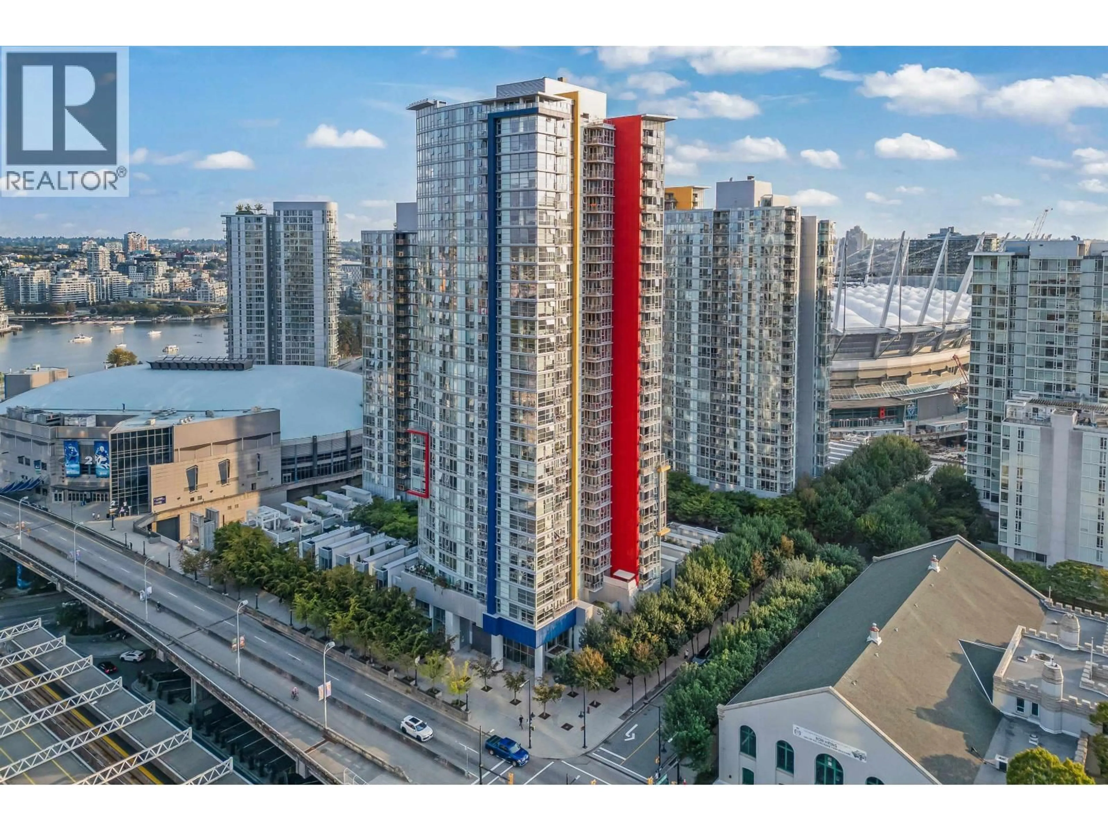 A pic from outside/outdoor area/front of a property/back of a property/a pic from drone, city buildings view from balcony for 1207 - 602 CITADEL PARADE, Vancouver British Columbia V6B1X2