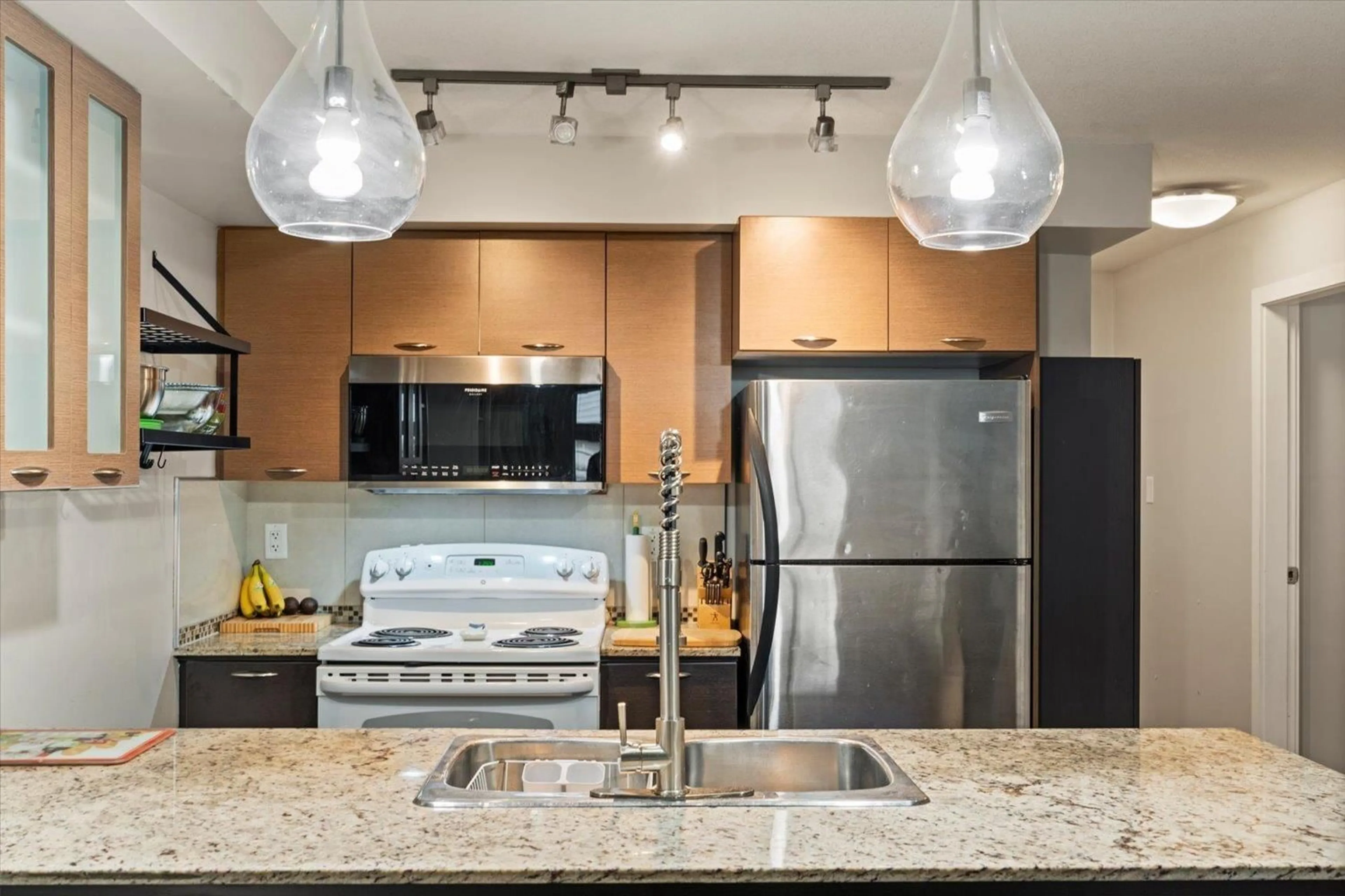Open concept kitchen, unknown for 129 - 2233 MCKENZIE ROAD, Abbotsford British Columbia V2S4A1