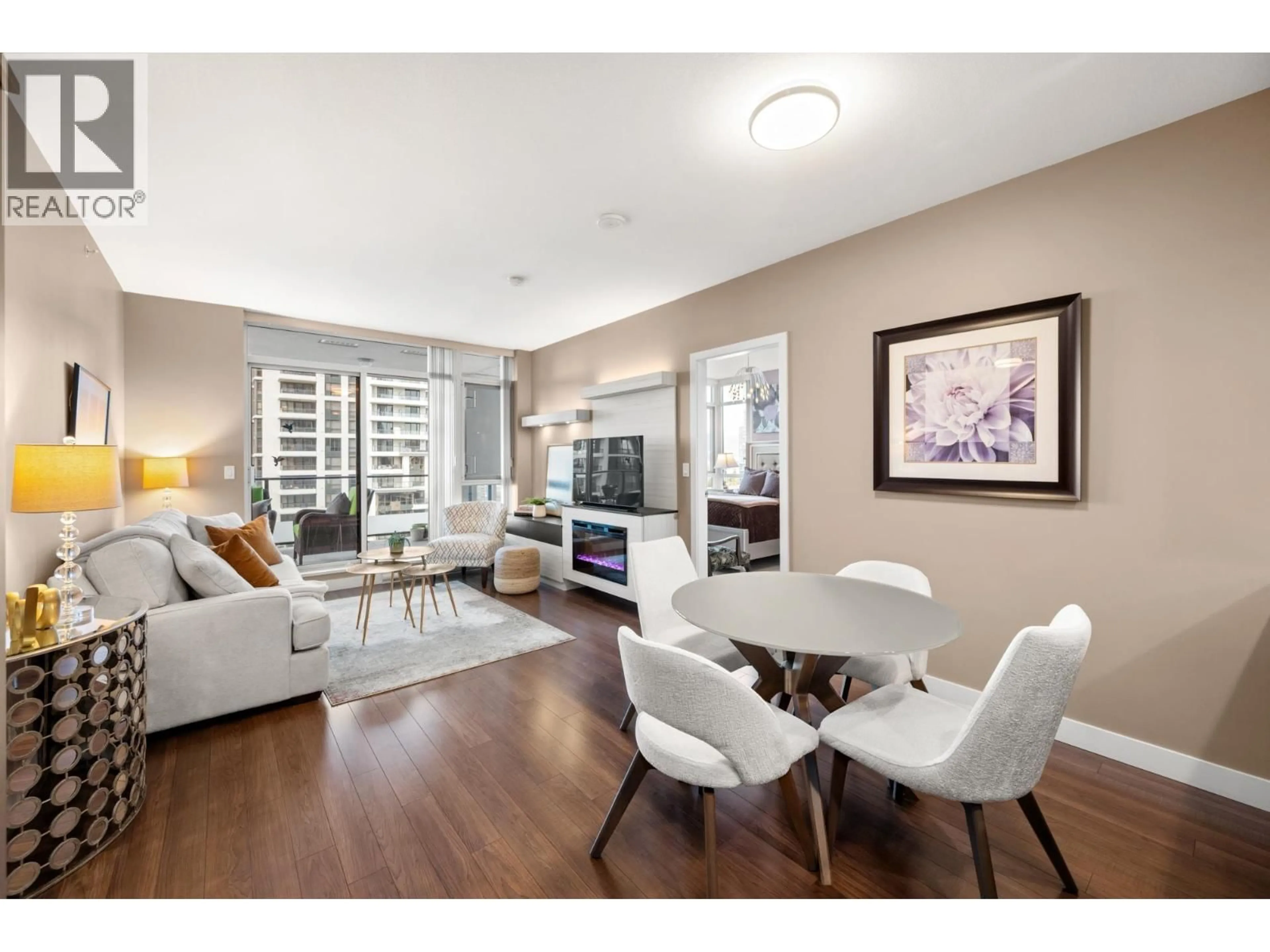 Living room with furniture, wood/laminate floor for 2006 - 2077 ROSSER AVENUE, Burnaby British Columbia V5C0G6