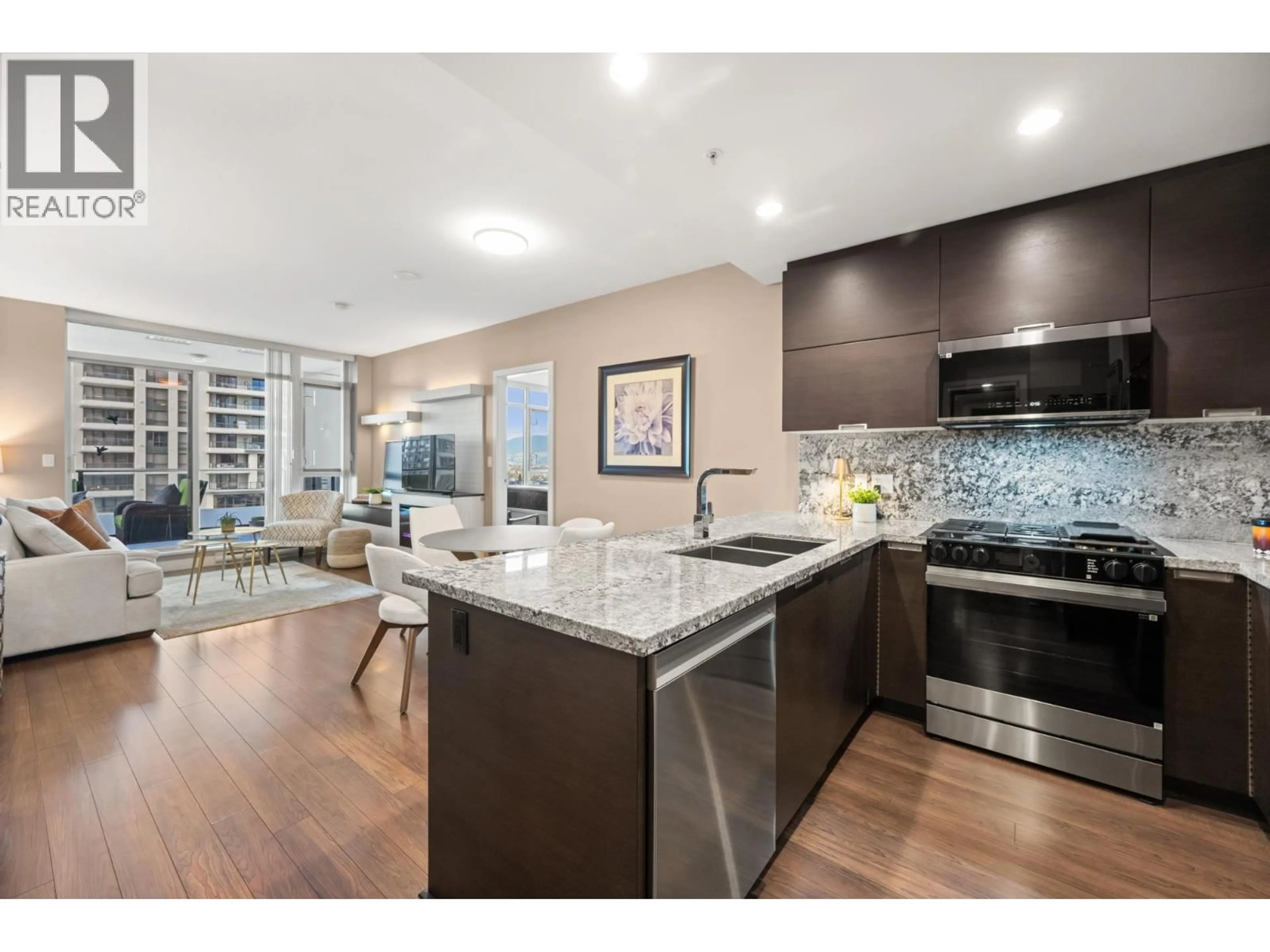 Open concept kitchen, unknown for 2006 - 2077 ROSSER AVENUE, Burnaby British Columbia V5C0G6