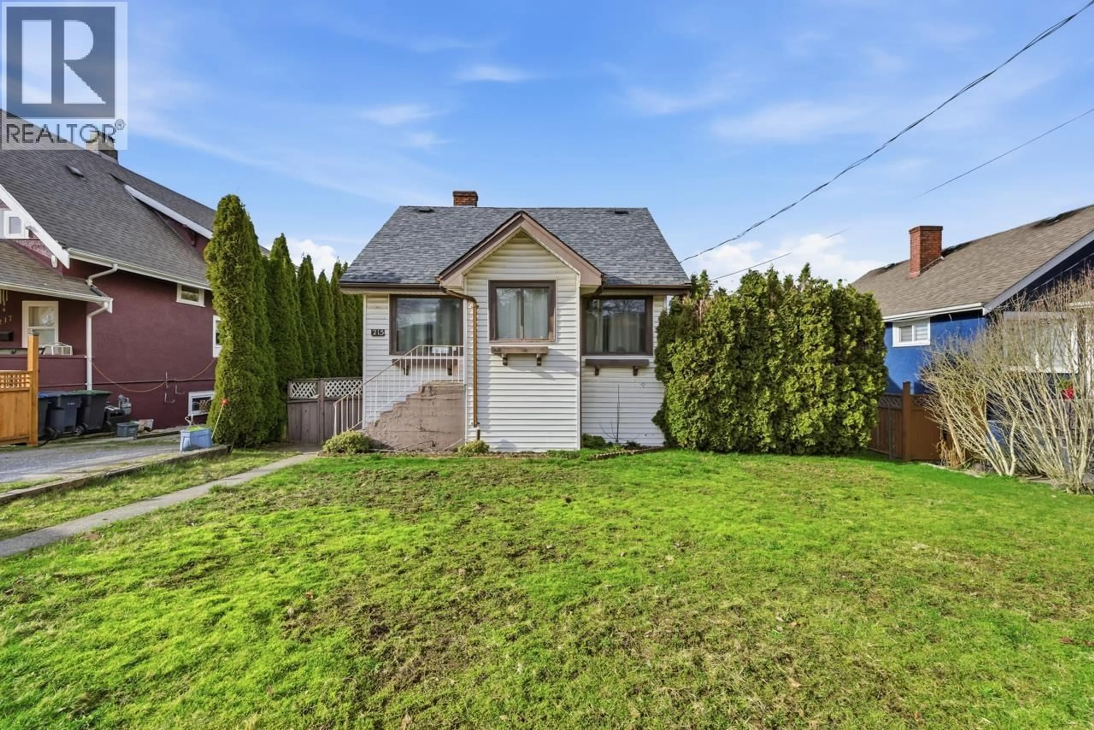 Unknown for 215 EIGHTH AVENUE, New Westminster British Columbia V3L1Y1