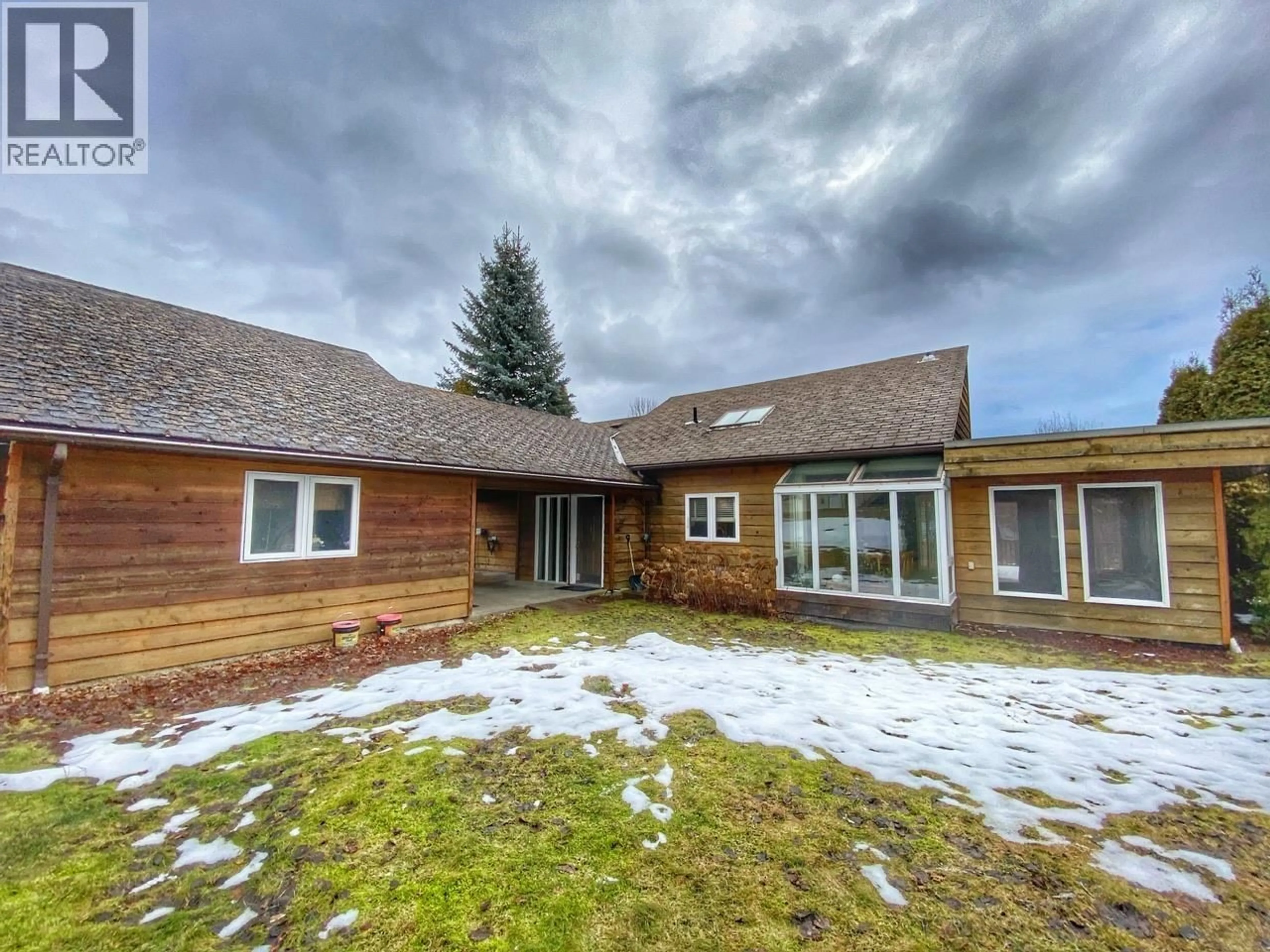 A pic from outside/outdoor area/front of a property/back of a property/a pic from drone, unknown for 4805 STRATHERN ROAD, Hazelton British Columbia V0J1Y1