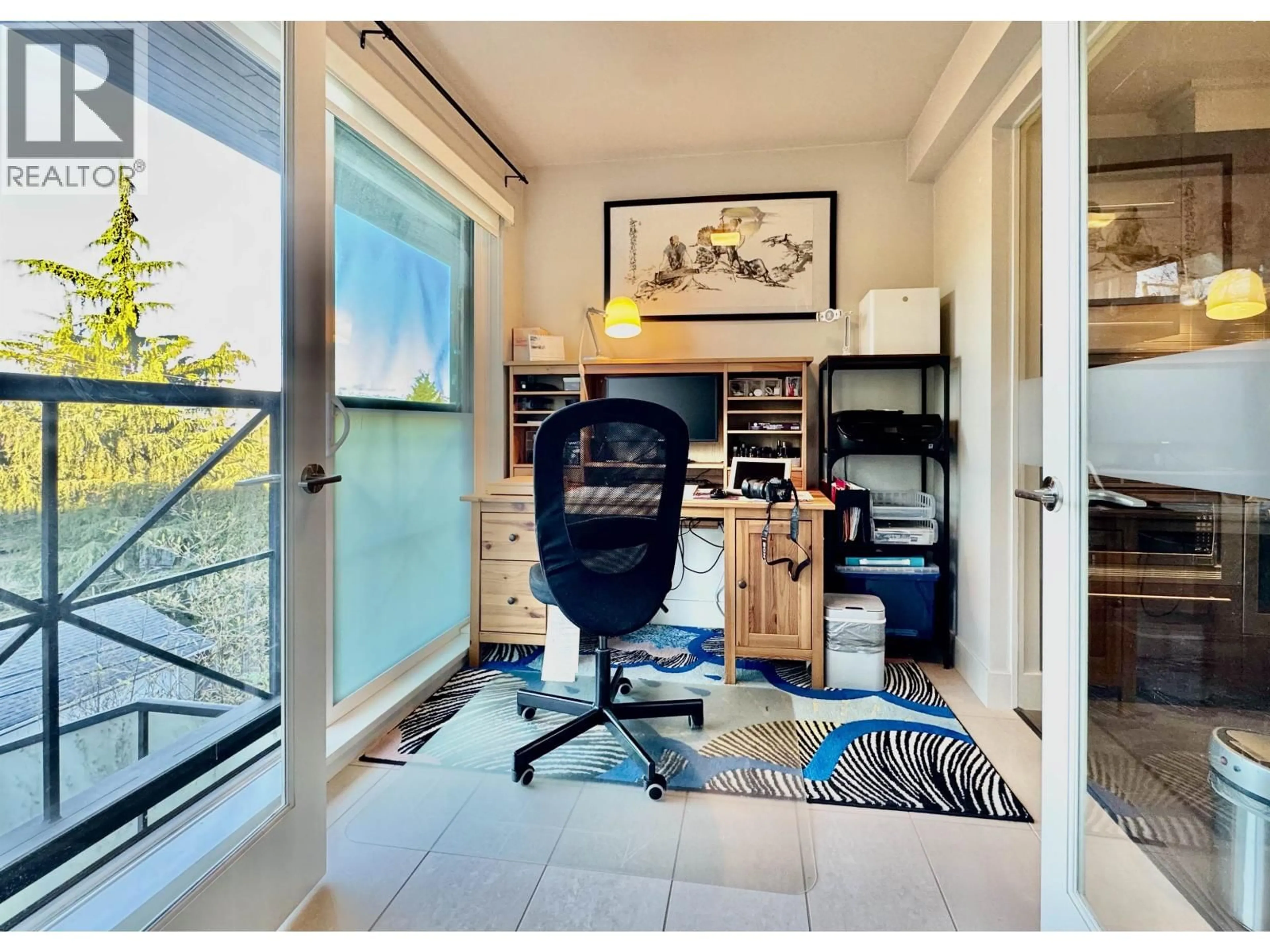 A pic of a room for 305 - 4463 10TH AVENUE, Vancouver British Columbia V6R2H8